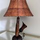 Lampe en bois sculpté figurant une fleur, années 60