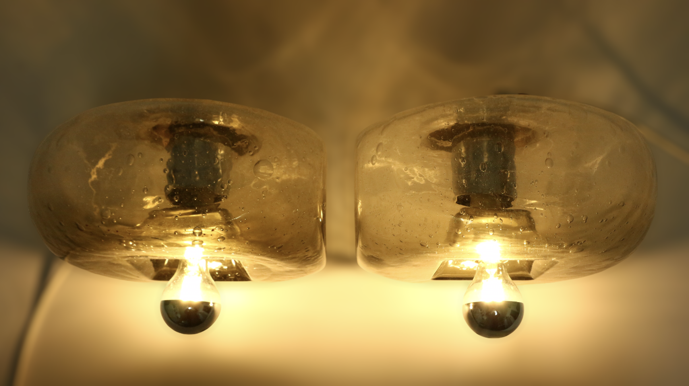 Pair of 70s vintage wall lamps, Murano glass with bubbles