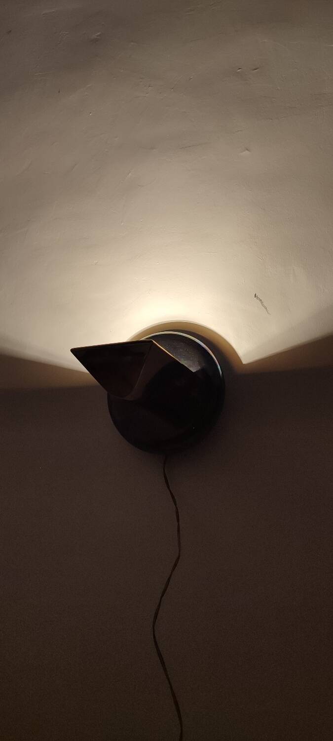 Aplique de pared iridiscente. España, 1980s.