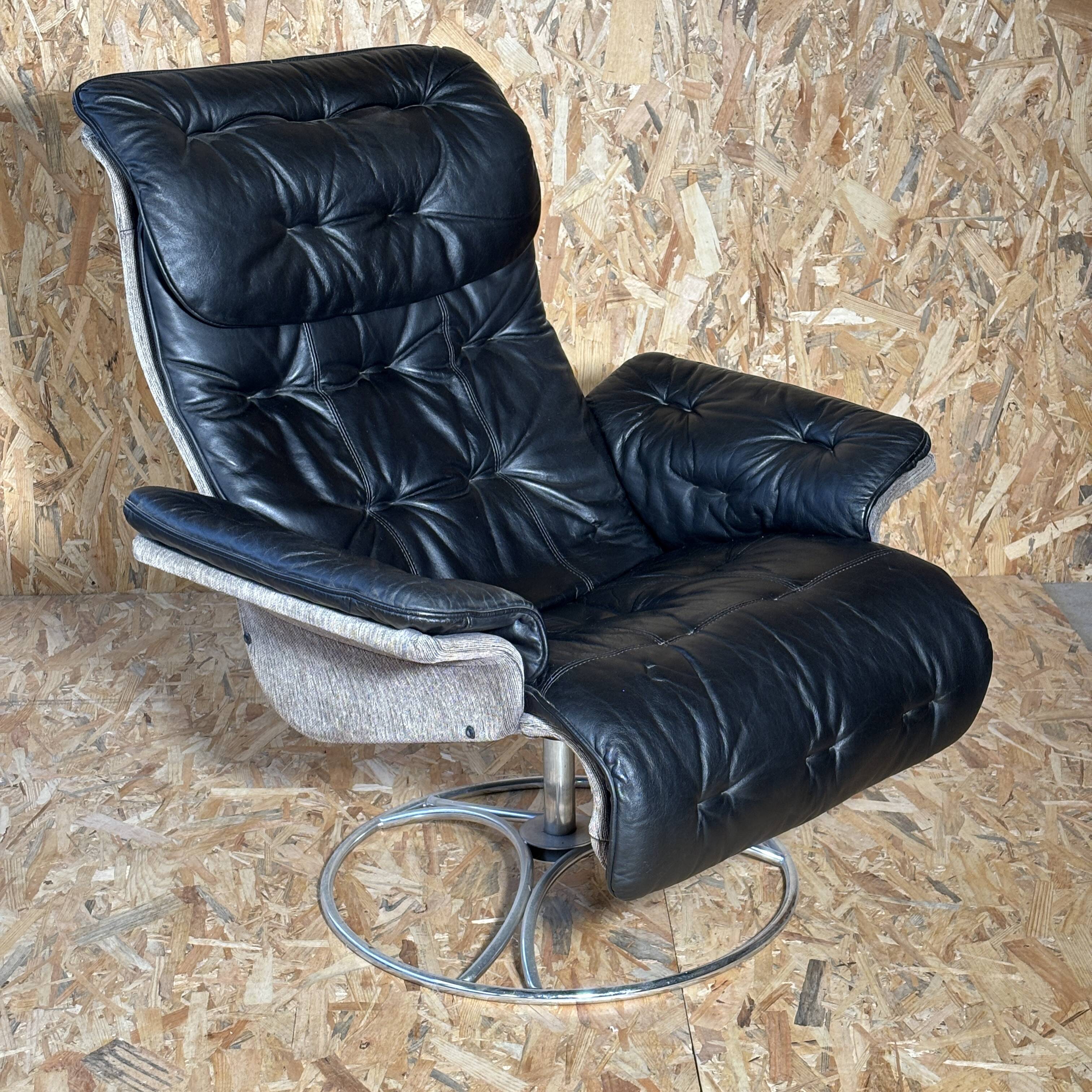 Authentic Söderbergs swivel lounge chair, made in Sweden - 1970s