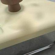 Space age driehoek kunststof tafel met chromen buisframe poten