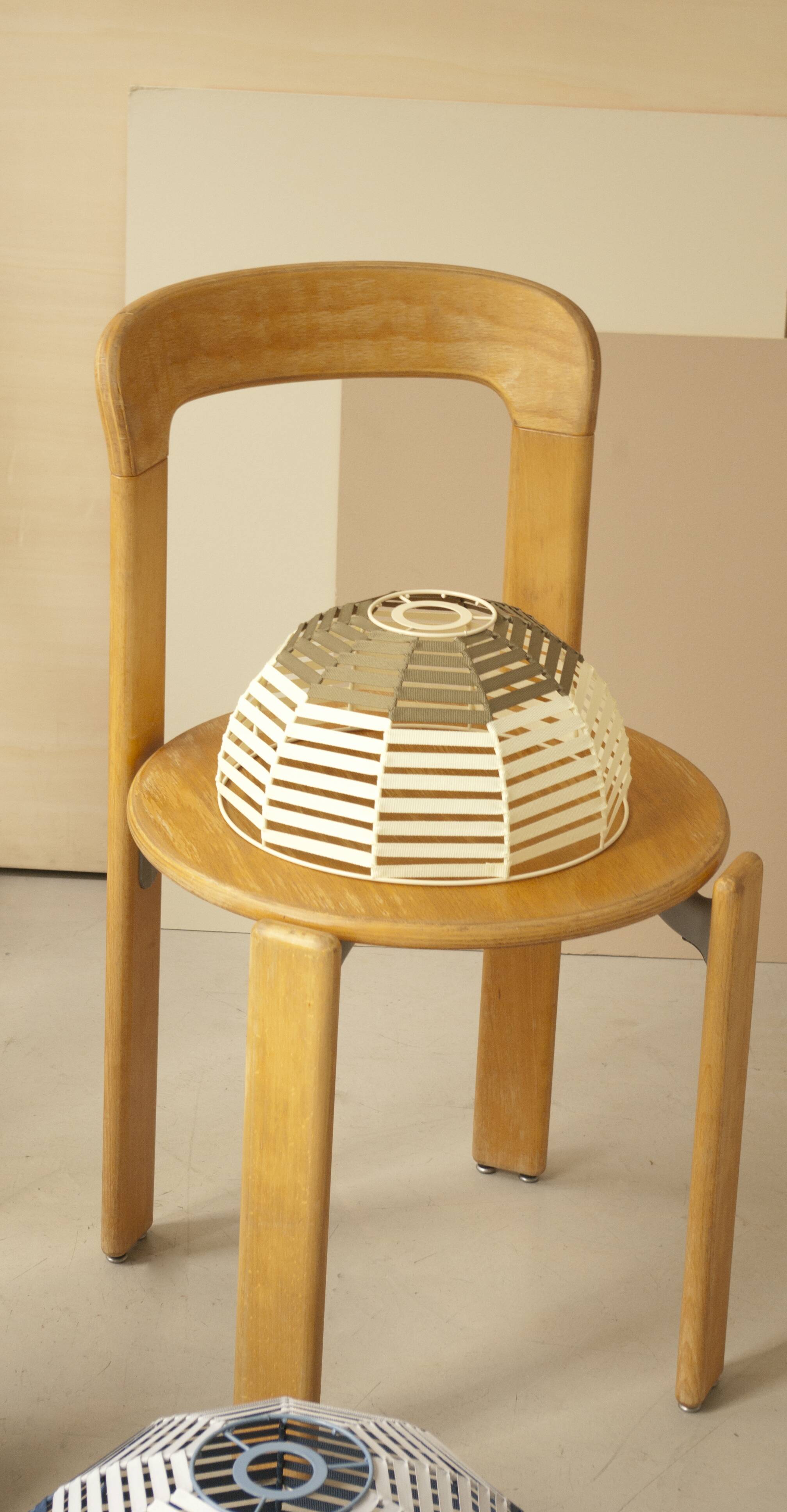 Woven dome suspension on metal structure / D 30cm