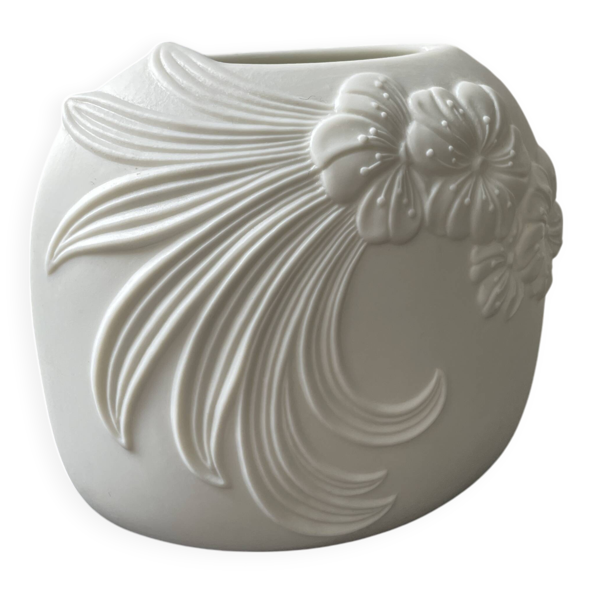 Small Kaiser White Porcelain Vase