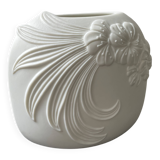 Small Kaiser White Porcelain Vase