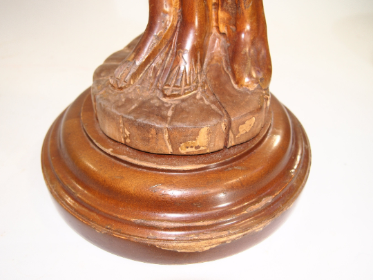 Saddle statue of macif/vintage wooden woman