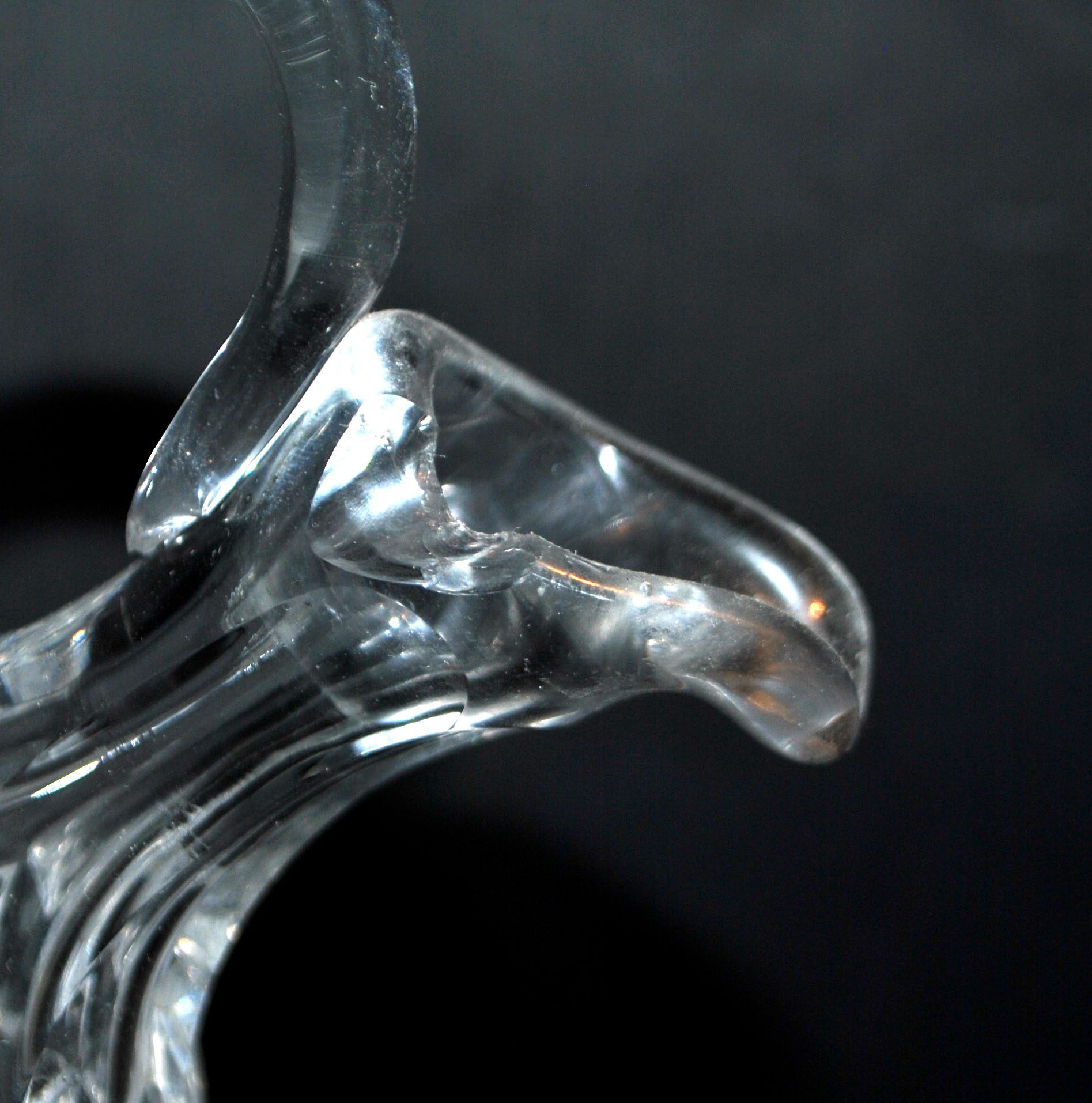 Carafe cannette aiguière liqueur / huile en cristal de Bohème taillé H18cm