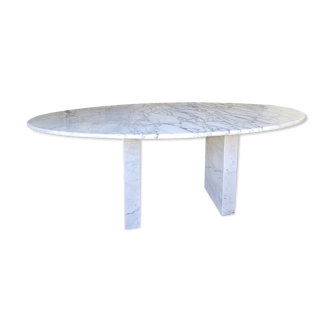 Venato white marble table