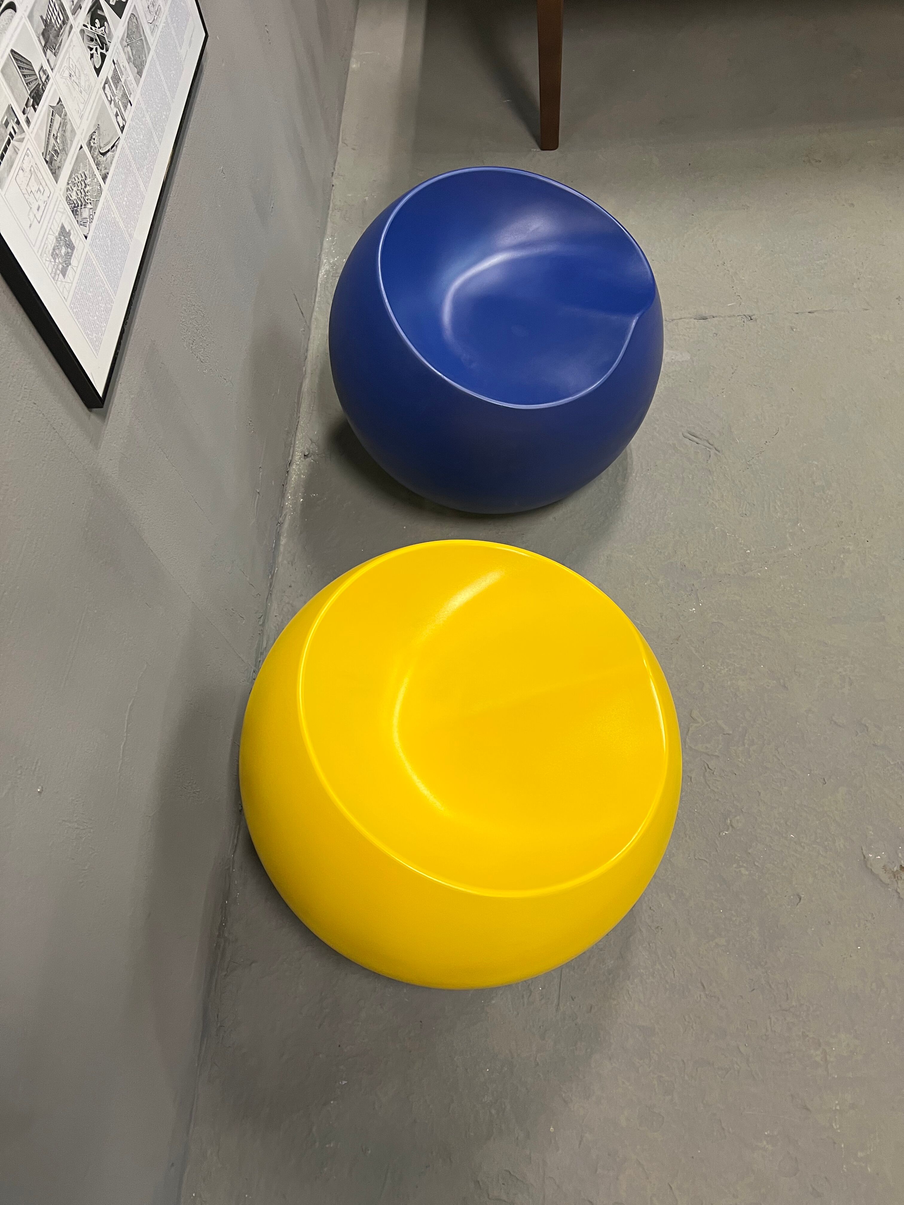 Ball chairs Yellow & blue