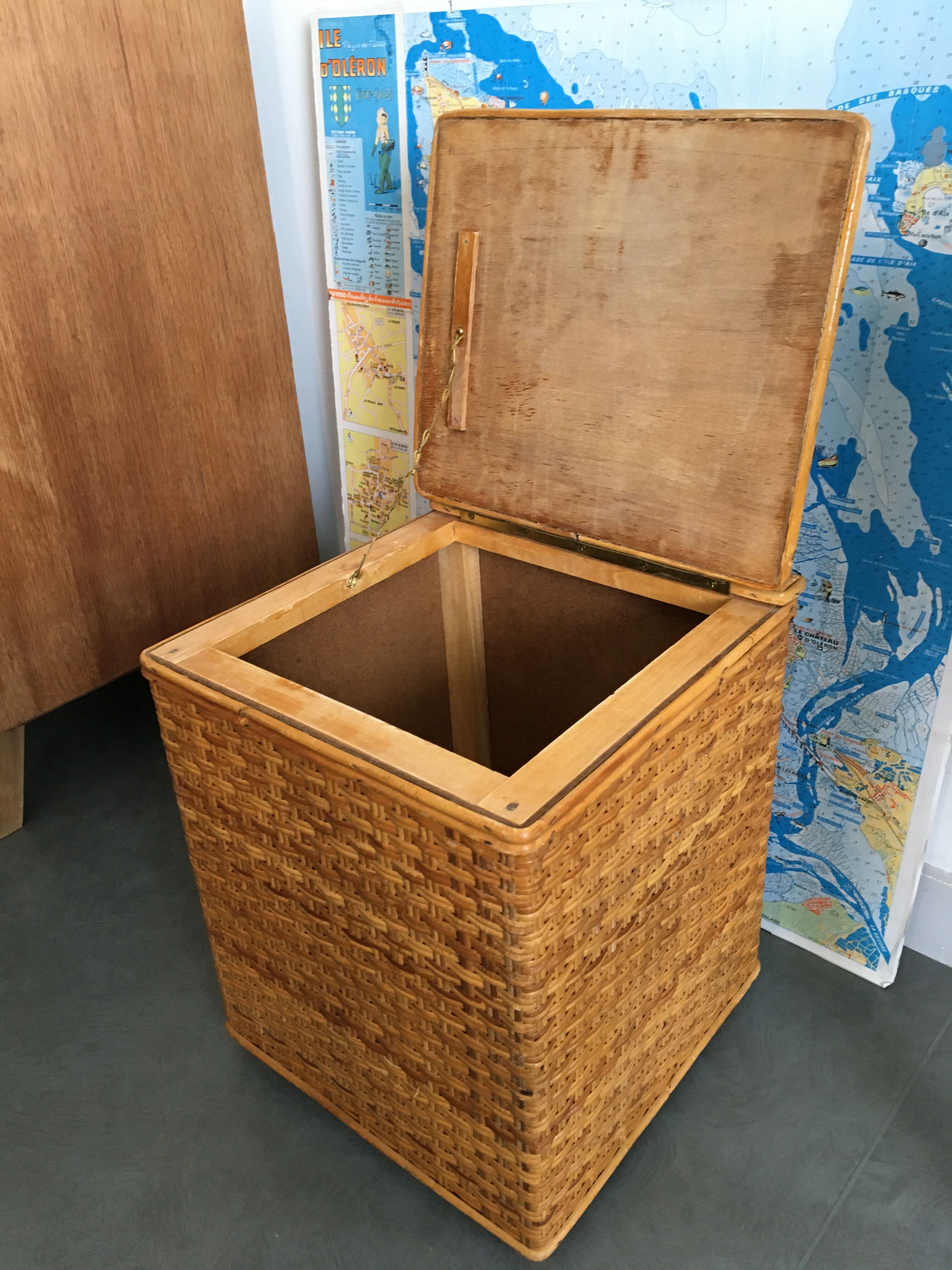Rattan chest