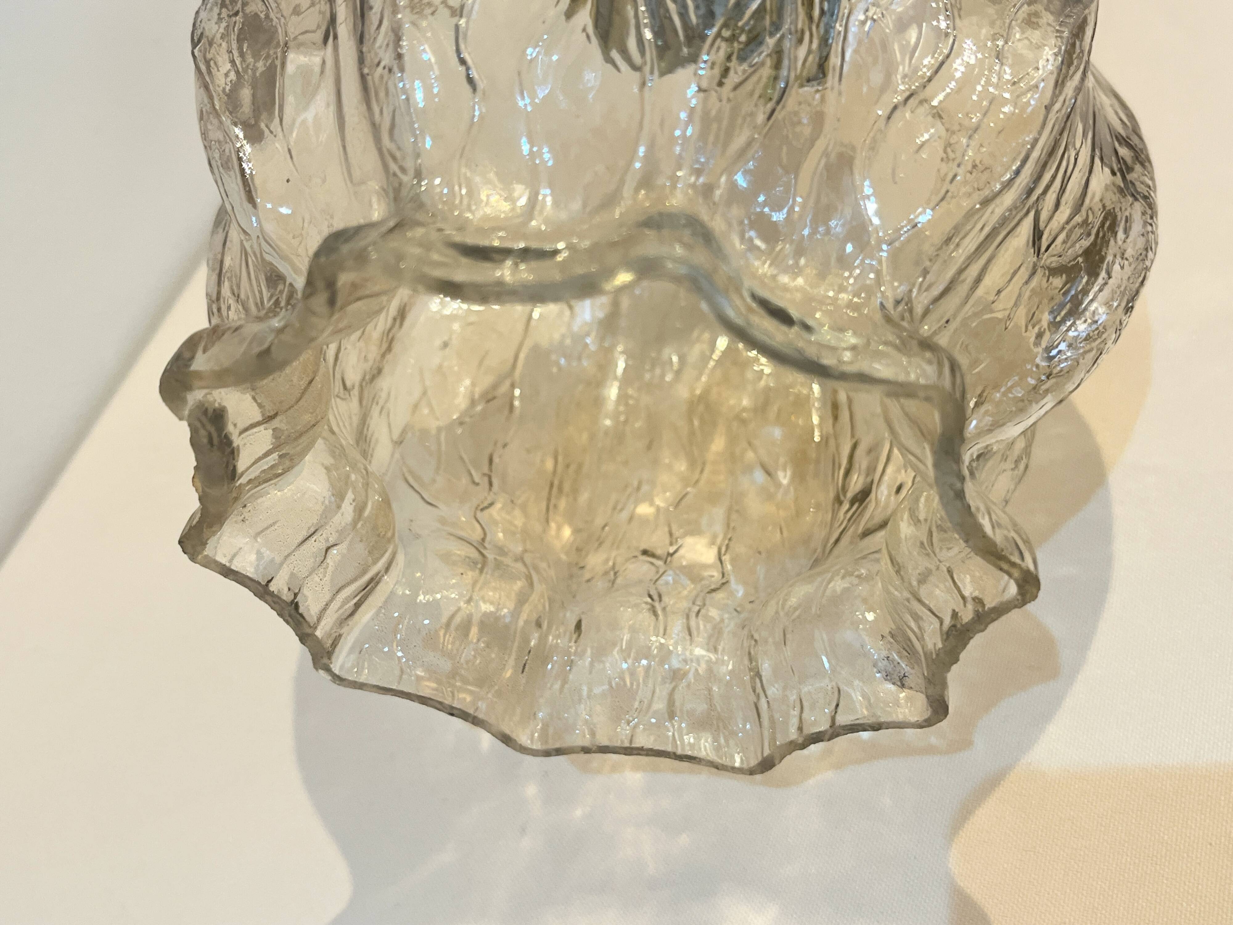 Large Albret crystal lamp in brass and neoclassical opaline glass globe
