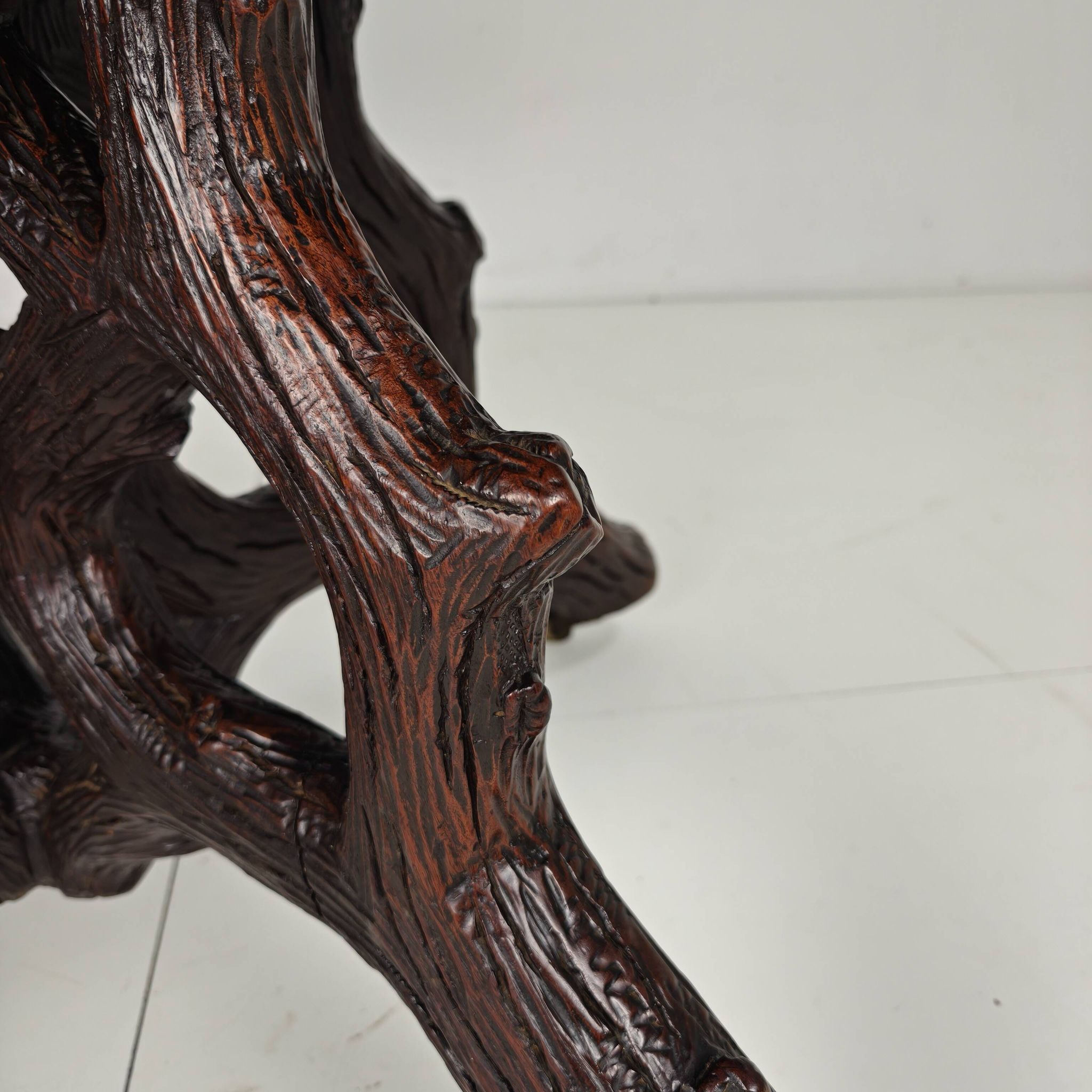 Table de centre de la Forêt-Noire par Matthijs Horrix pour Horrix Den Haag, années 1890.