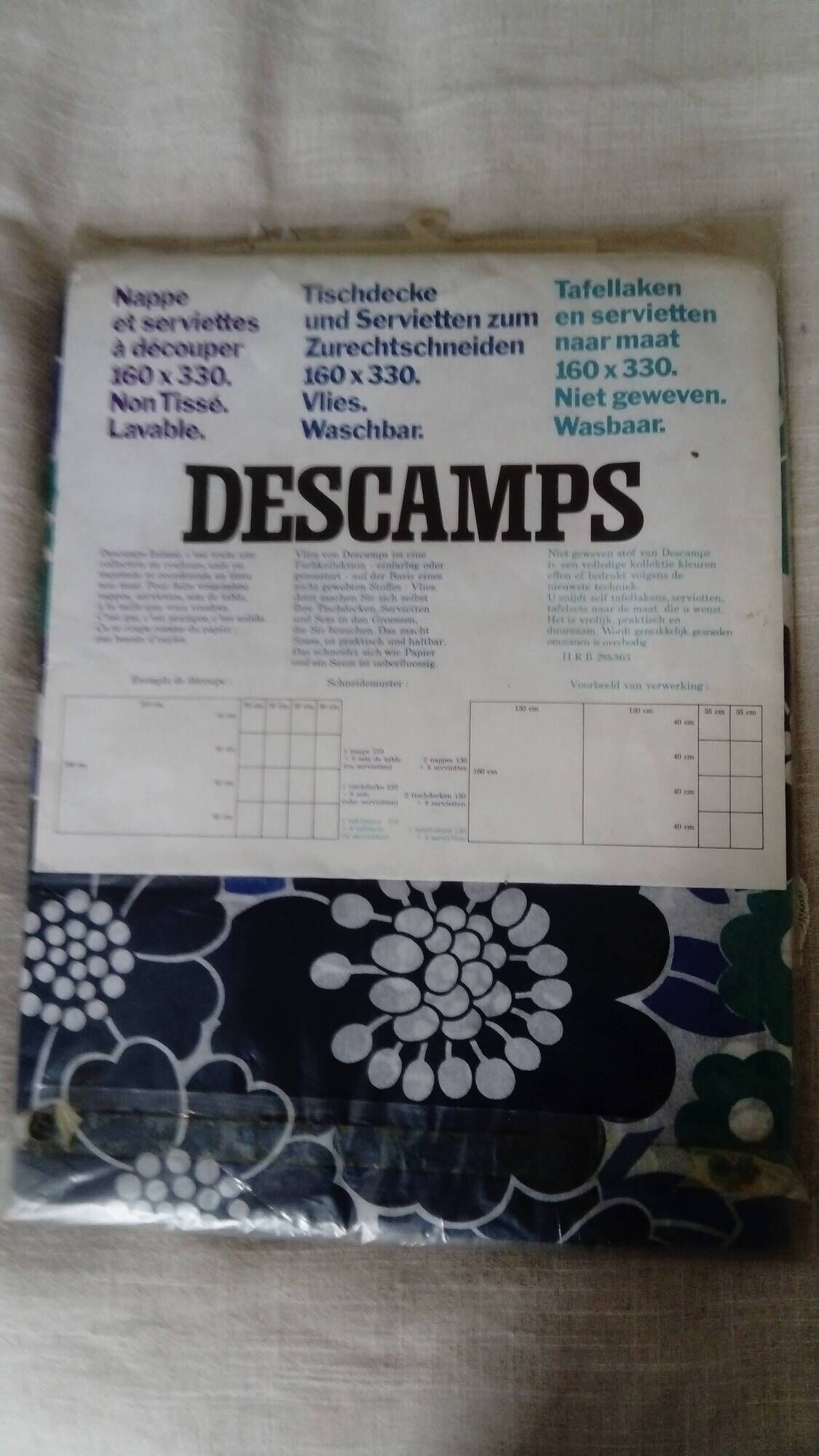 Tablecloth and napkins with blue and green flowers from the 70s Vintage brand DESCAMPS