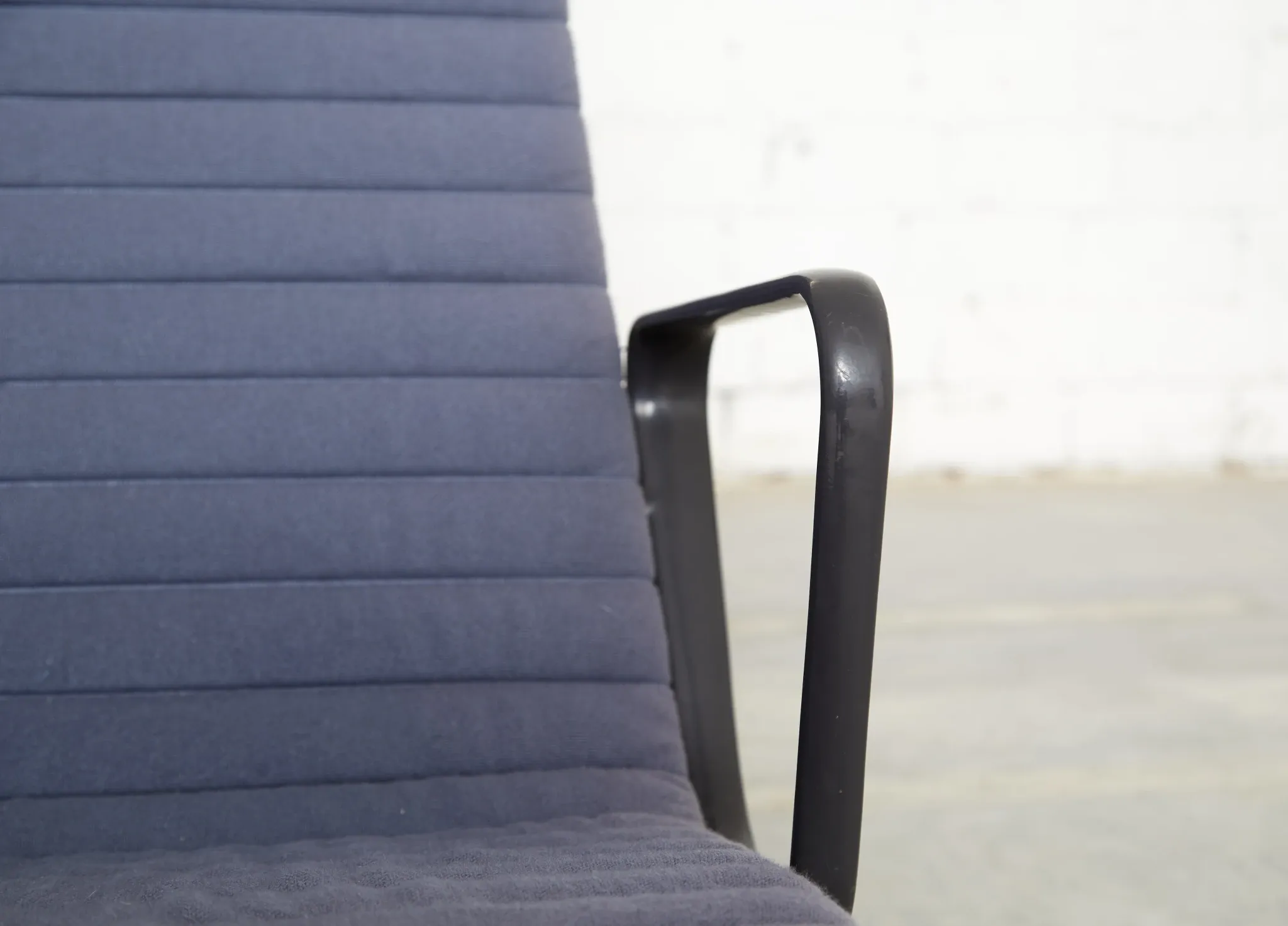 Charles & Ray Eames Chair EA124 & Ottomane EA125 for Vitra/Herman Miller