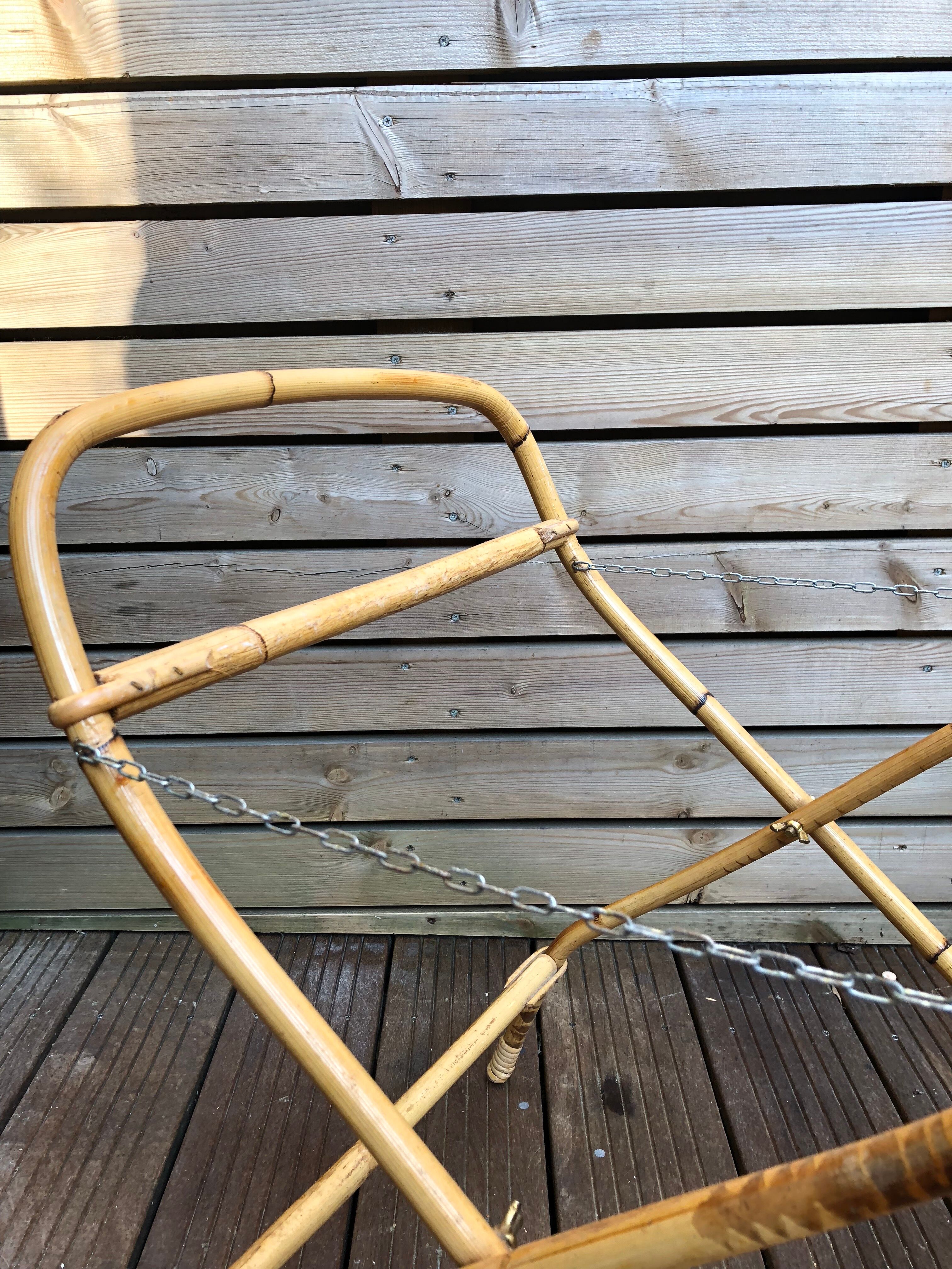 Wicker bassinet cradle