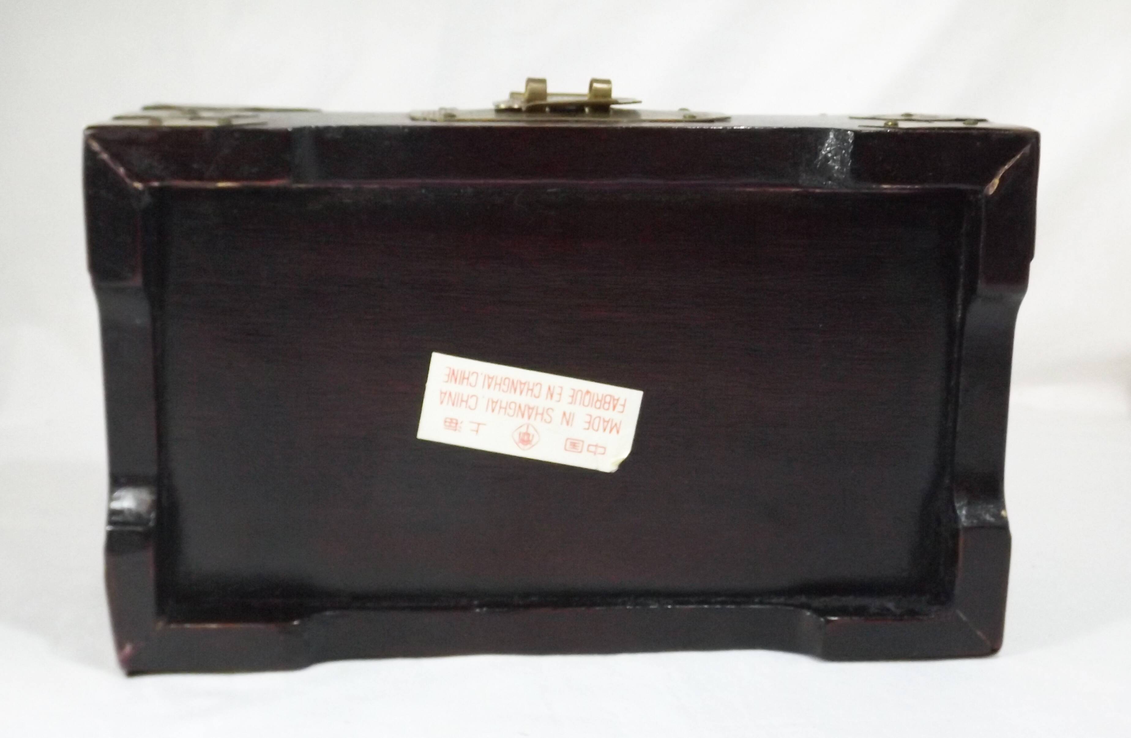 Chinese jewelry box in jade inlaid wood