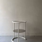 Tubular space age serving table in white metal and pink smoked glass, 1970s design
