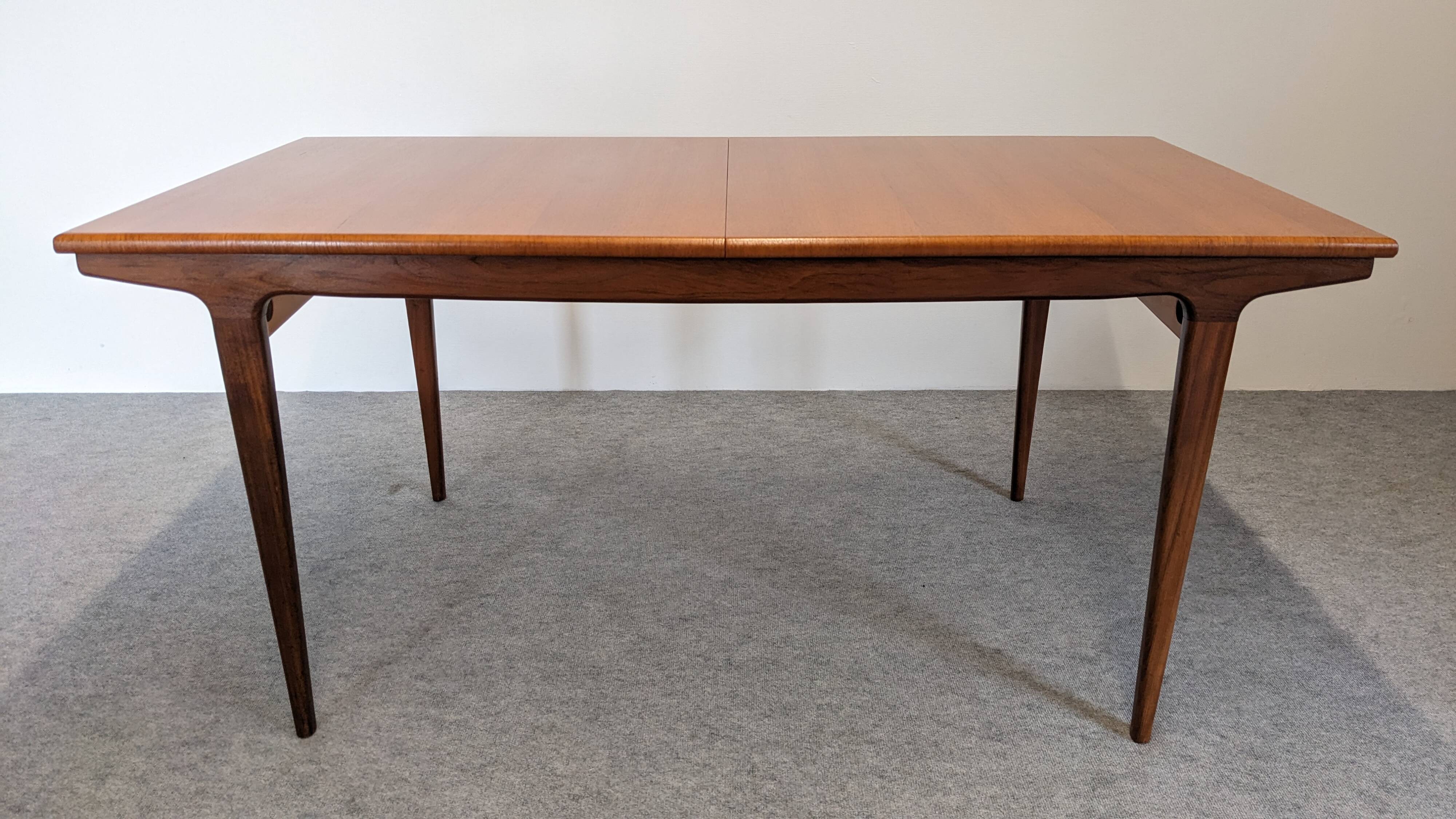 Extendable Scandinavian teak dining table, circa 1960
