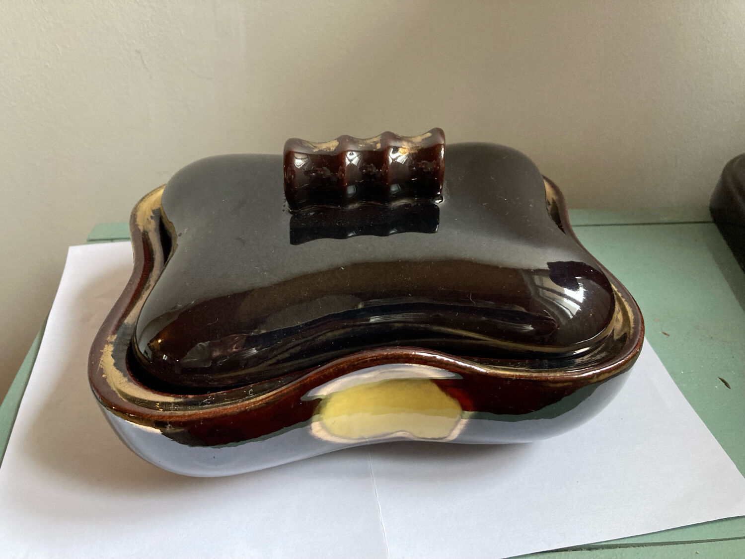 Bonbonnière or ceramic cake box