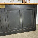 Old counter with 8 doors
