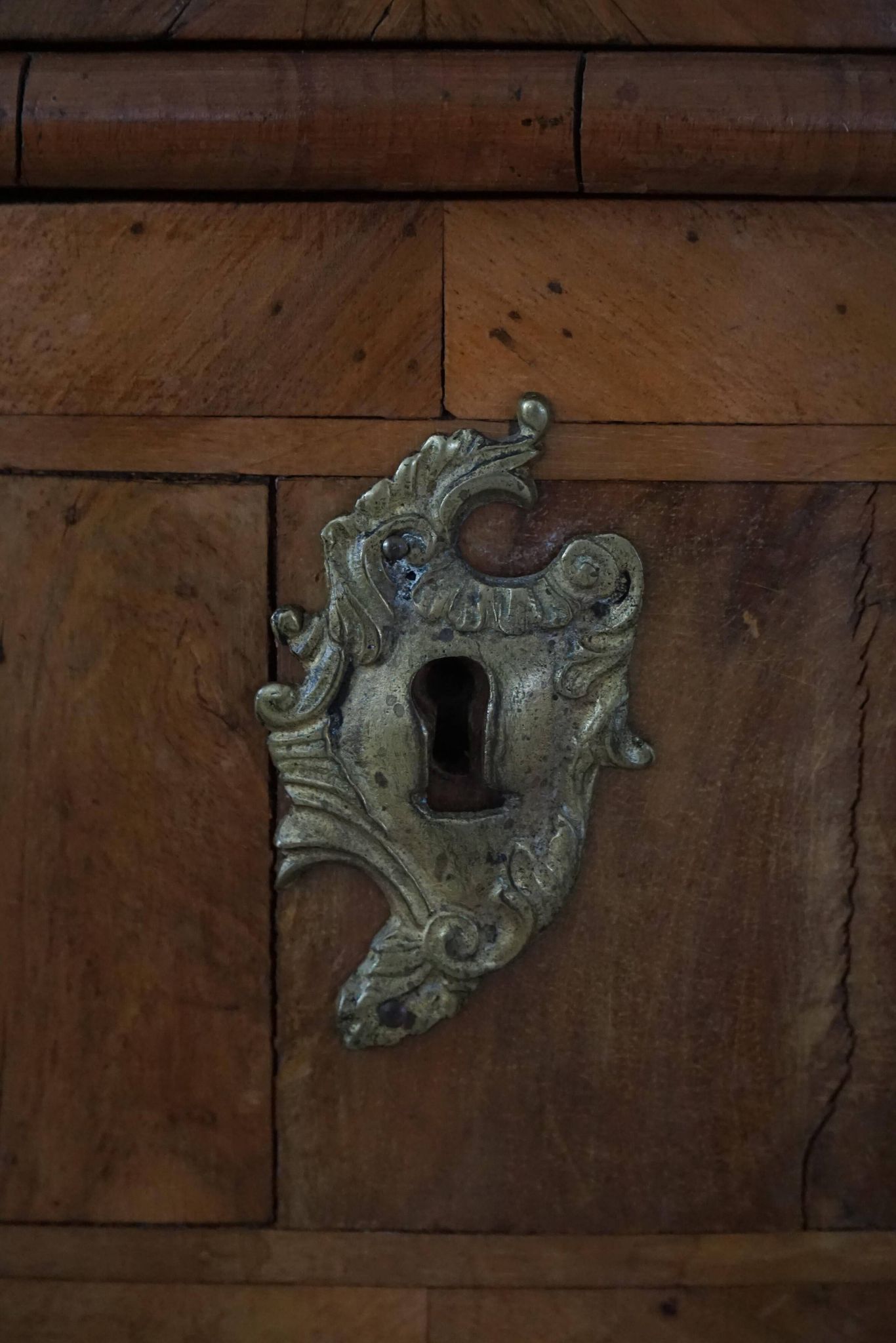 18th century, antique Danish baroque serpentine chest of drawers in walnut.