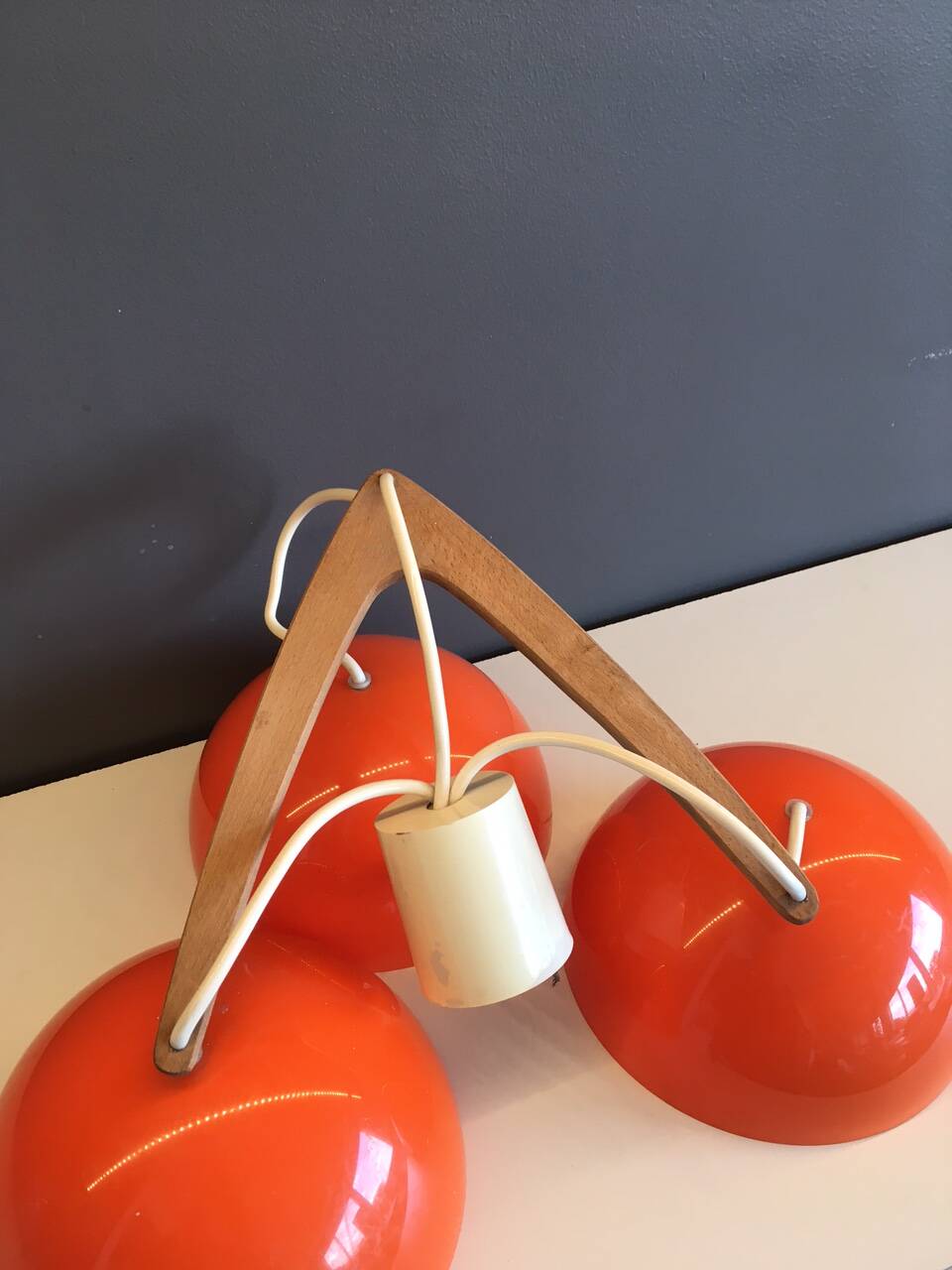 Lustre suspension orange années 70