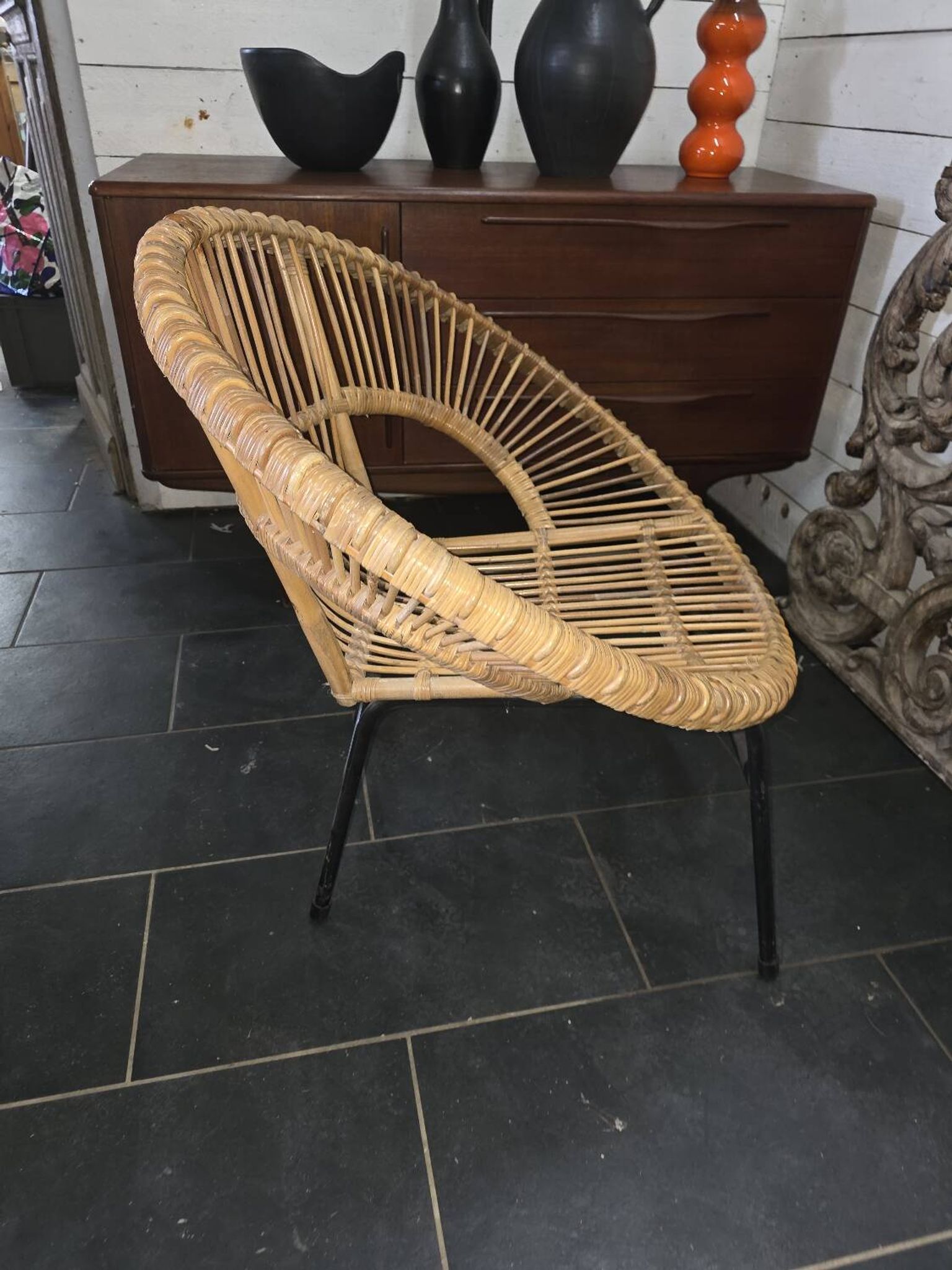 Vintage 70s rattan and metal sun lounger