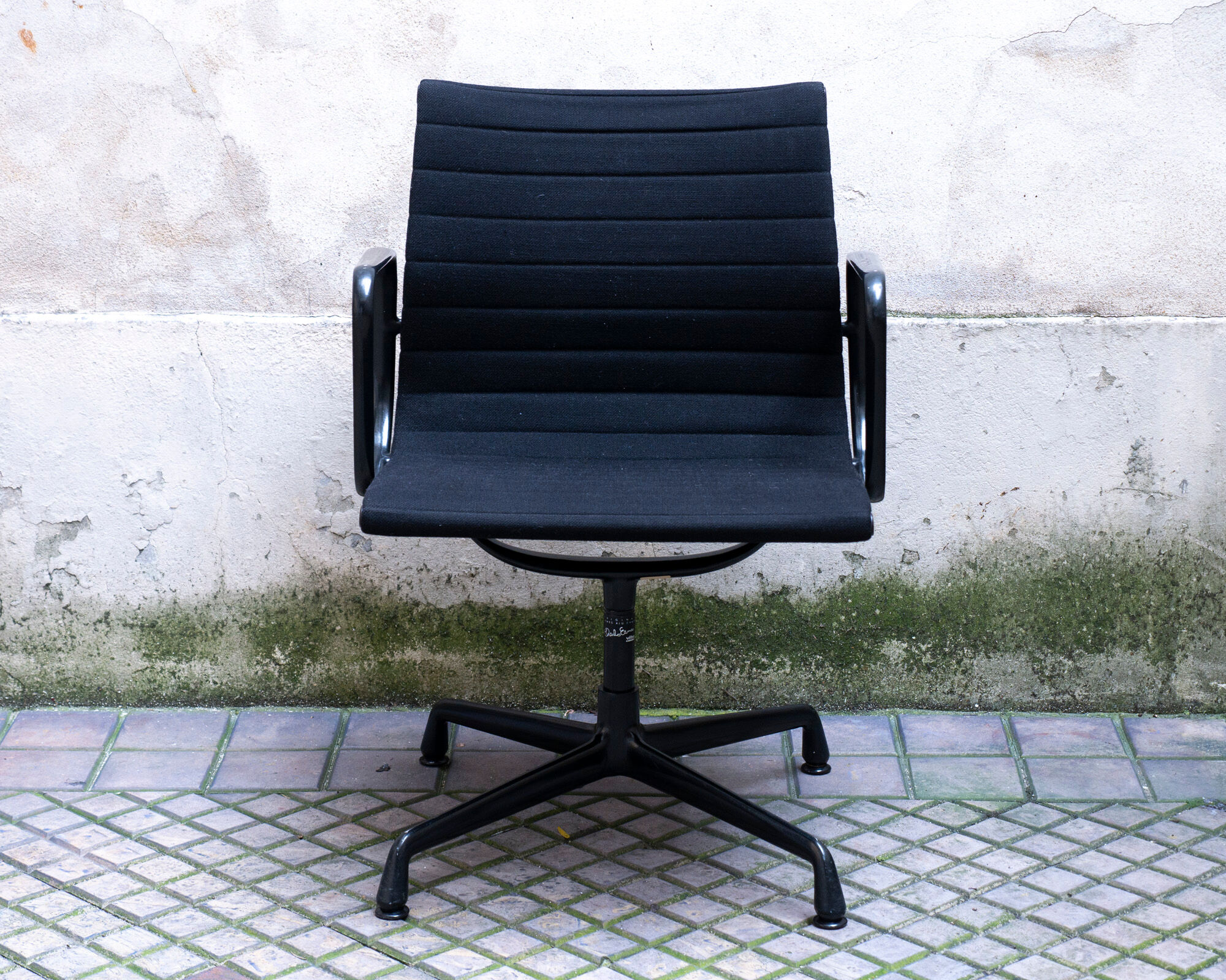 EA 108 Hopsak black armchair by Charles, Ray Eames, Vitra