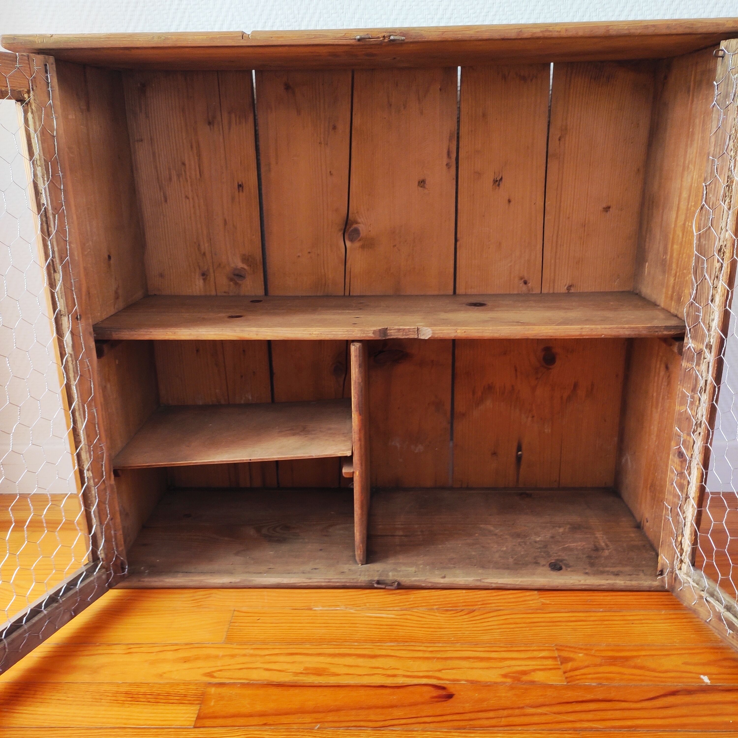 Old Parisian style buffet