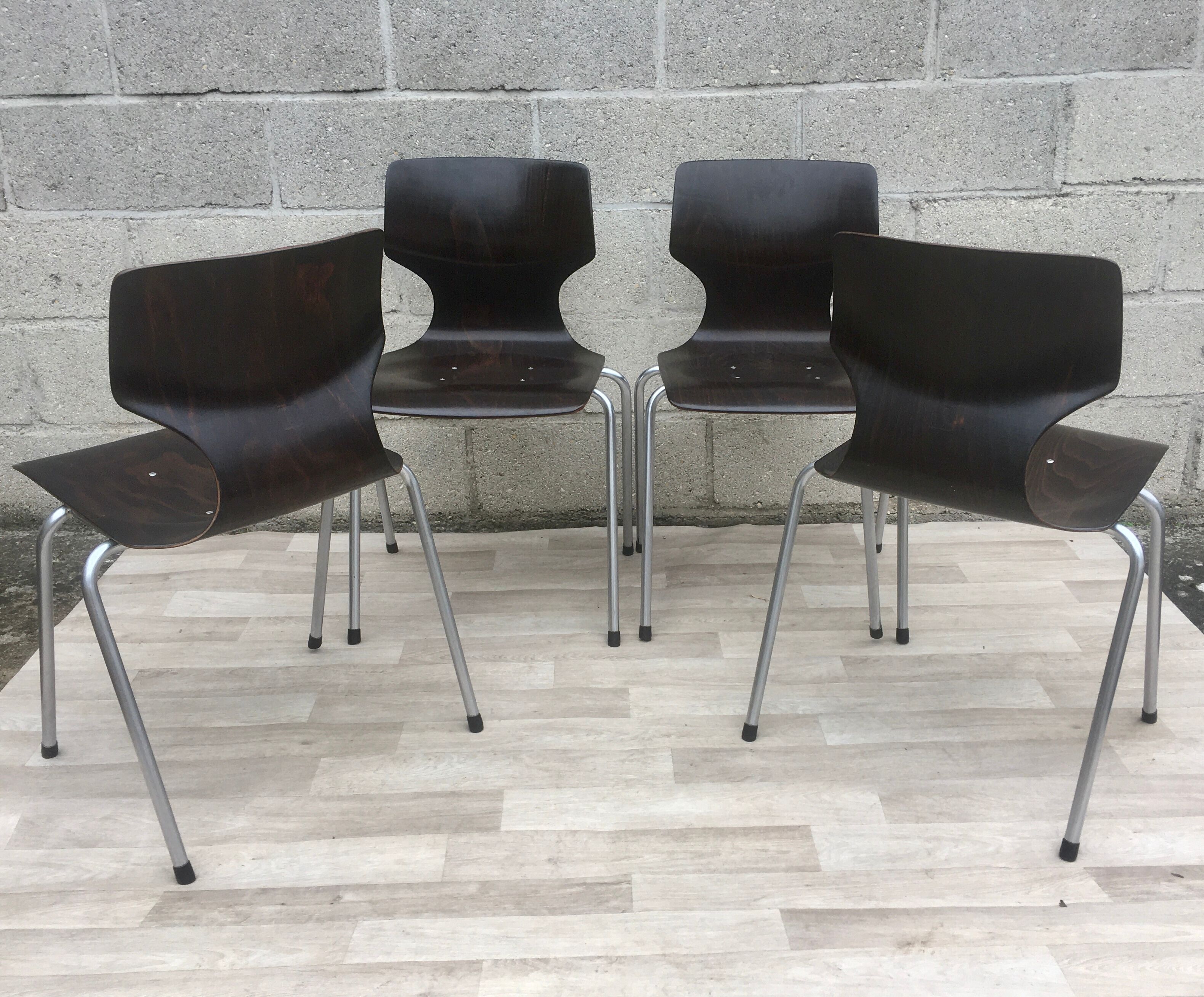 Set of 4 vintage chairs and Flottoto design