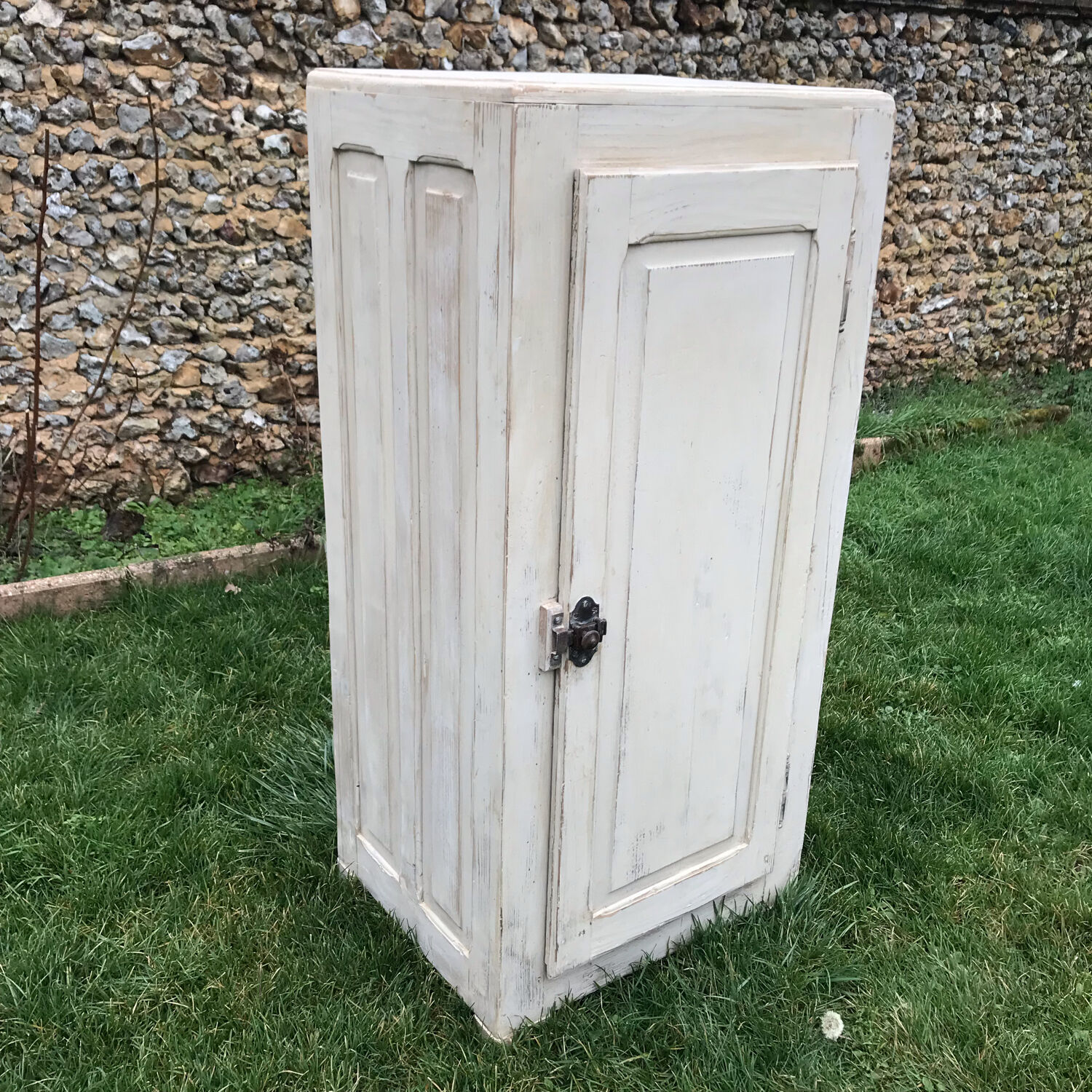 Vintage wooden jam putty color