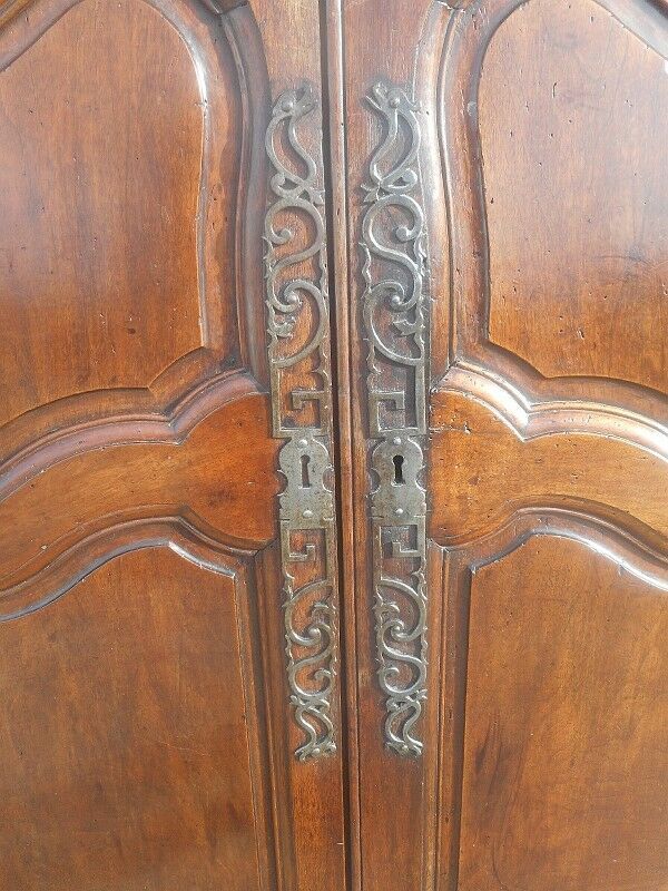 Encadrement et portes de placard louis xv en noyer du xix ème siecle n° 1