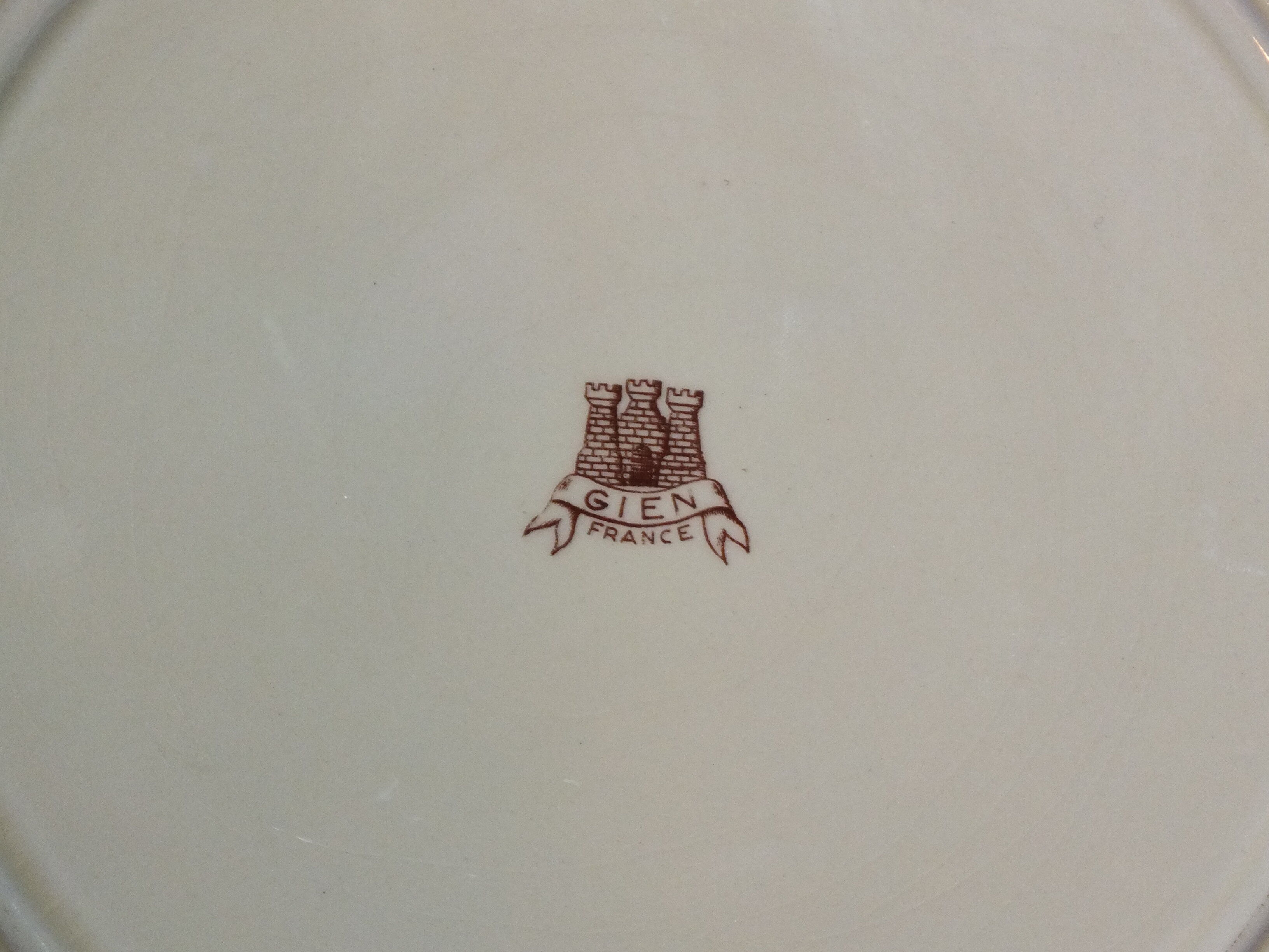 Gien round foliage decoration dish - 31 cms