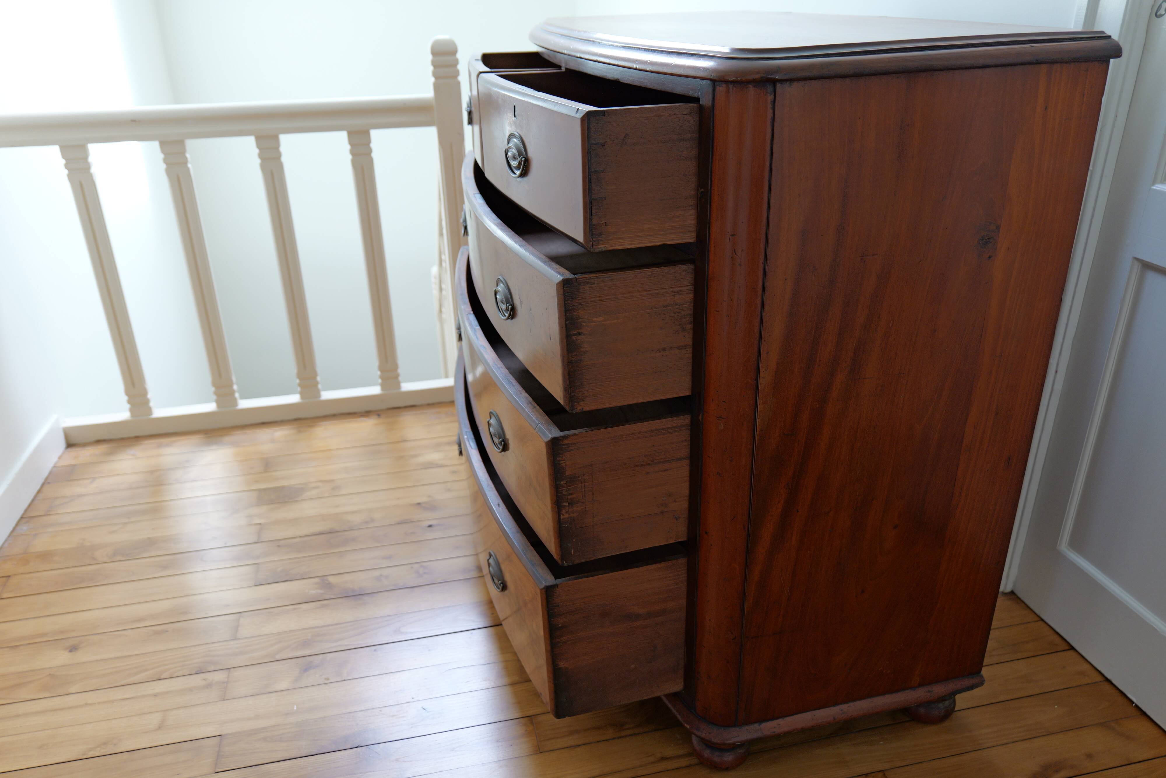 Victorian English commode (19th century) in solid wood