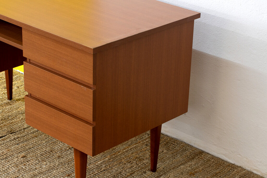 Scandinavian desk 130 cm