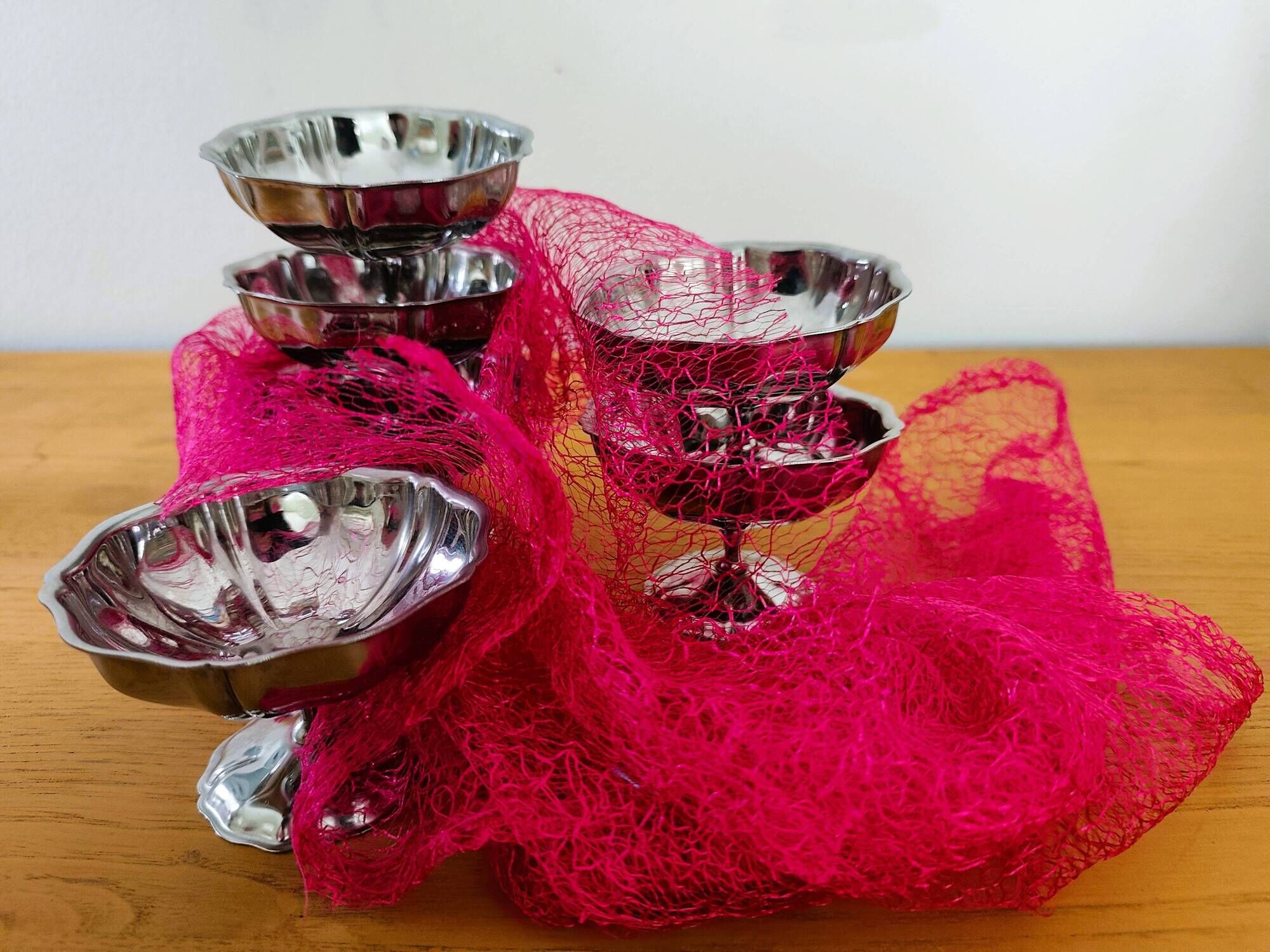 Vintage stainless steel ice cream bowls in a set of 6.