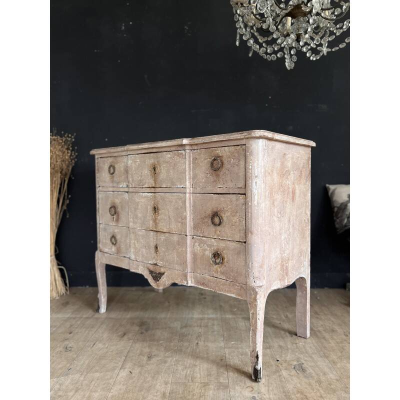 Distressed chest of drawers