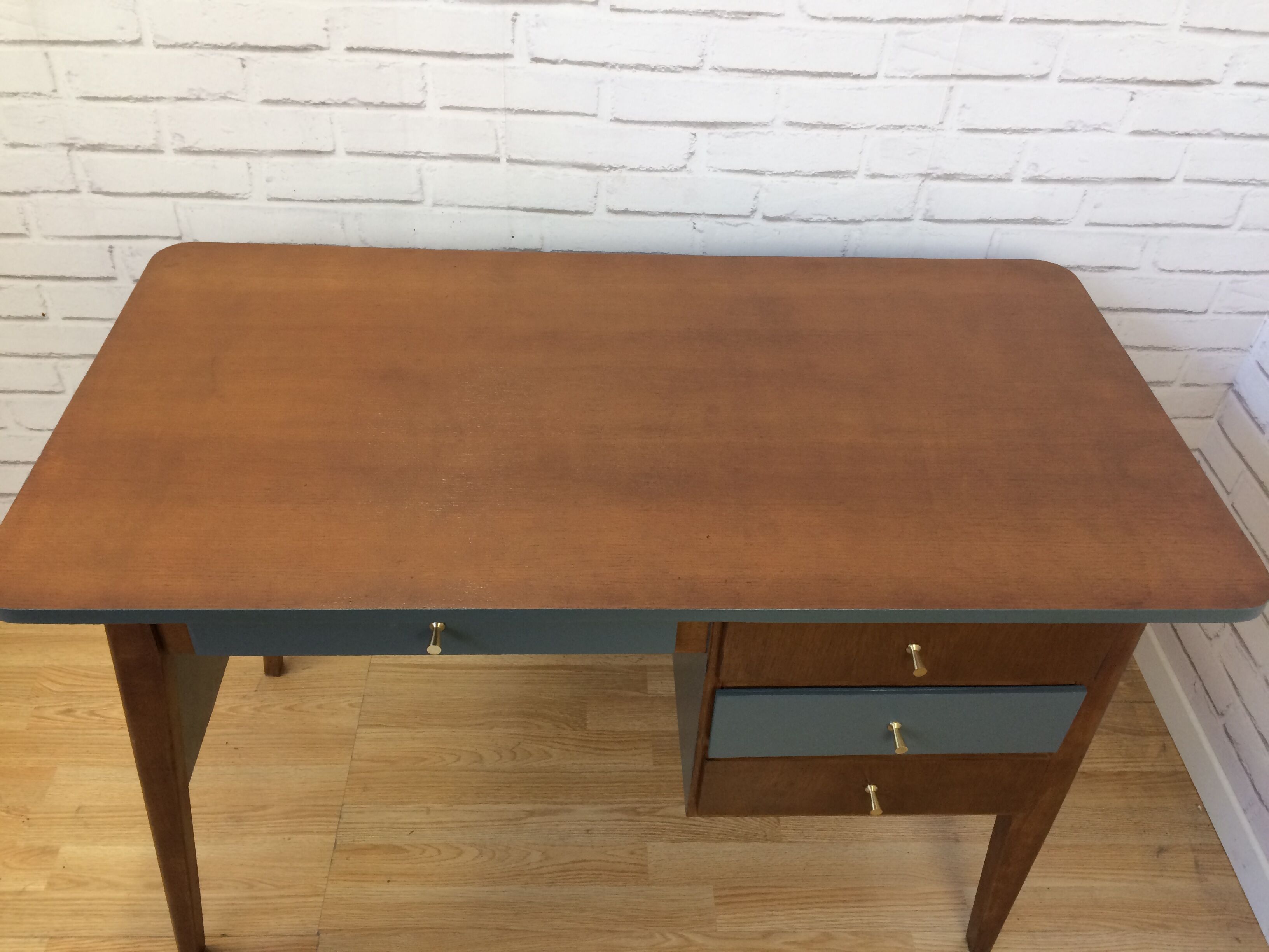 Desk teak feet compass