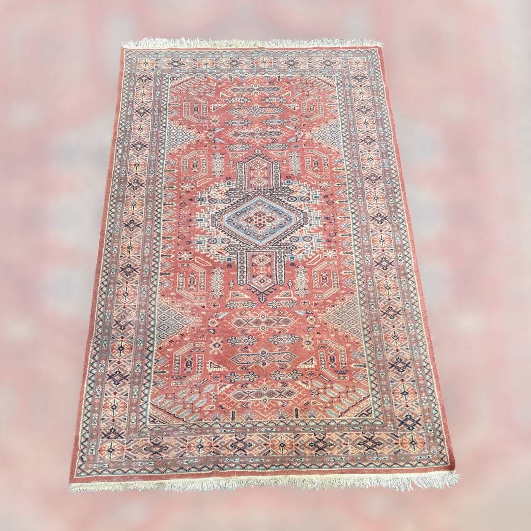 Handmade oriental rug in wool. 1950