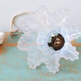 Tulip walker in white translucent glass