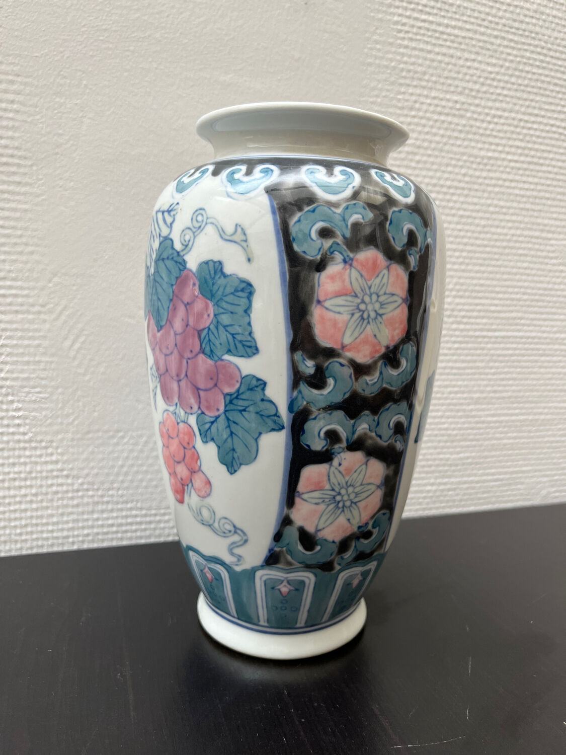 Vase en céramique vignes peintes à la main