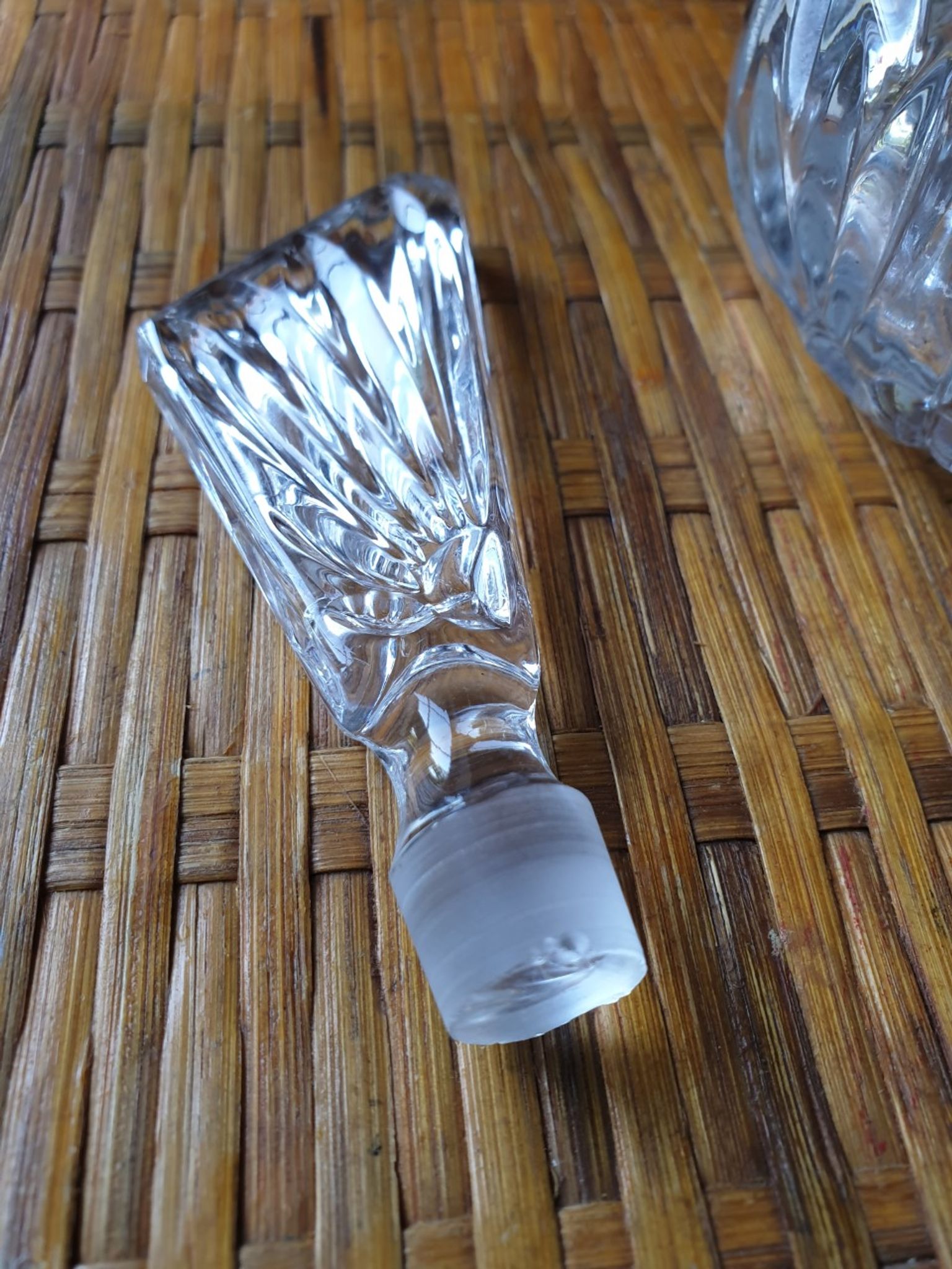 Crystal decanter