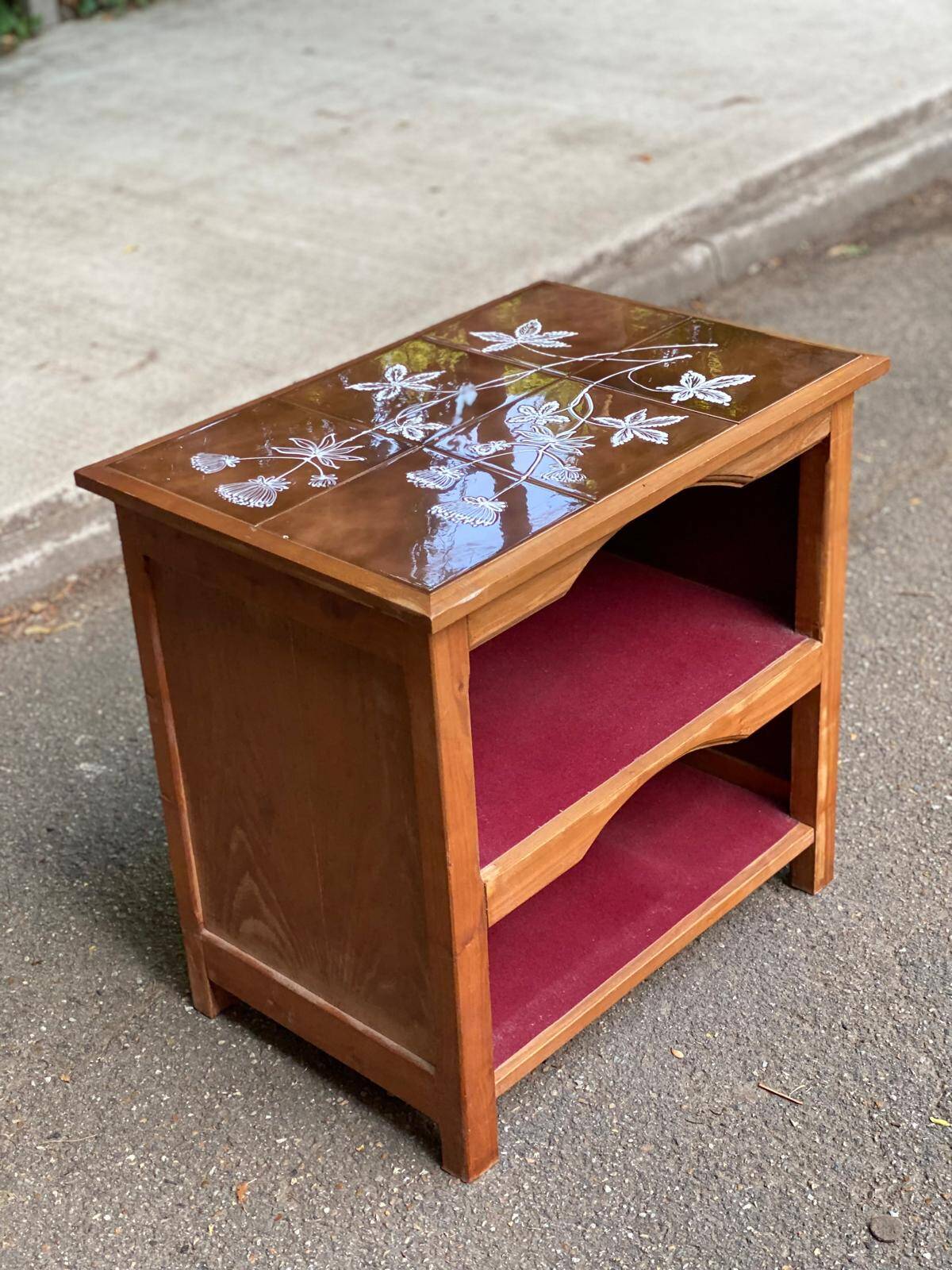 Solid wood and ceramic kitchen shelf