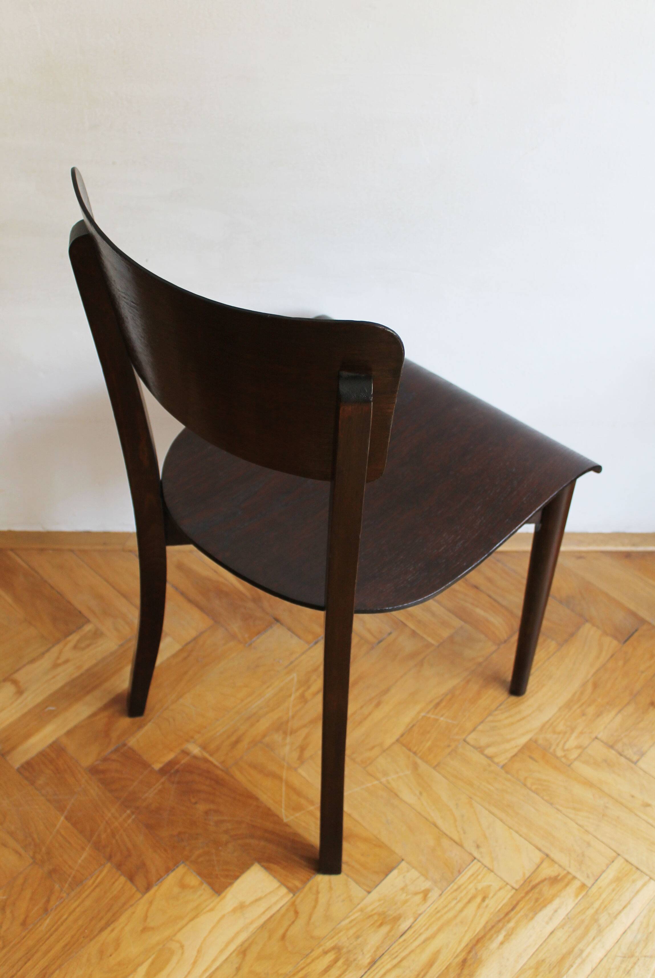 Chaises H-353 par Jindřich Halabala pour UP Brno, années 1930.
