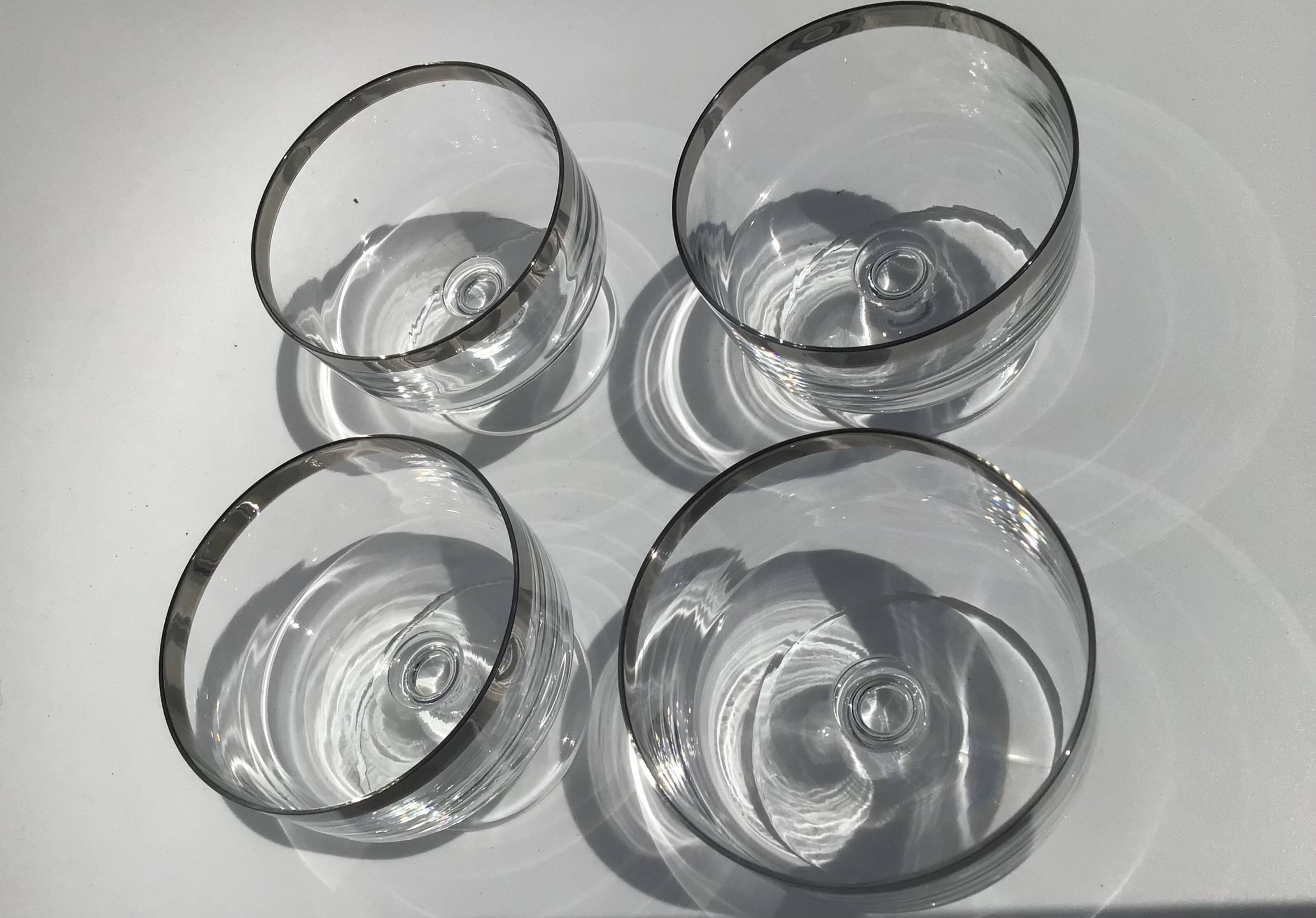 4 Ice cream or fruit salad bowls with mirror edge