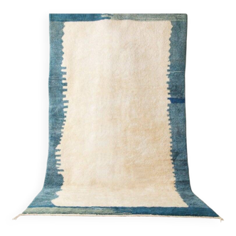 Minimalist moroccan rug. 150/250cm