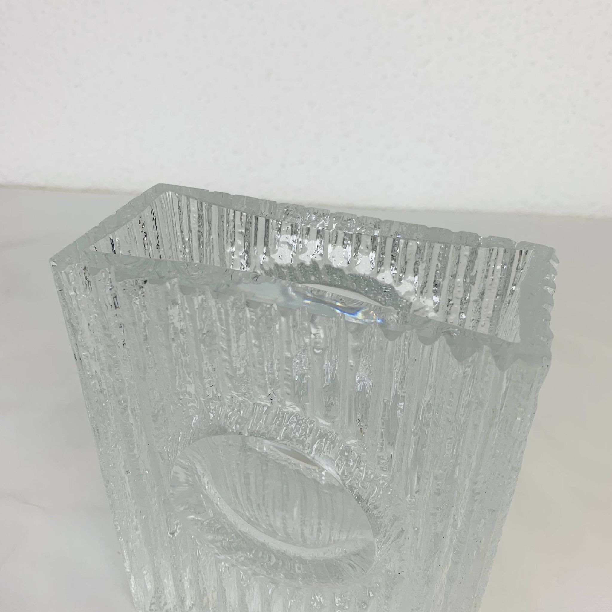 Daum vase, Cratère model, crystal, 1970s