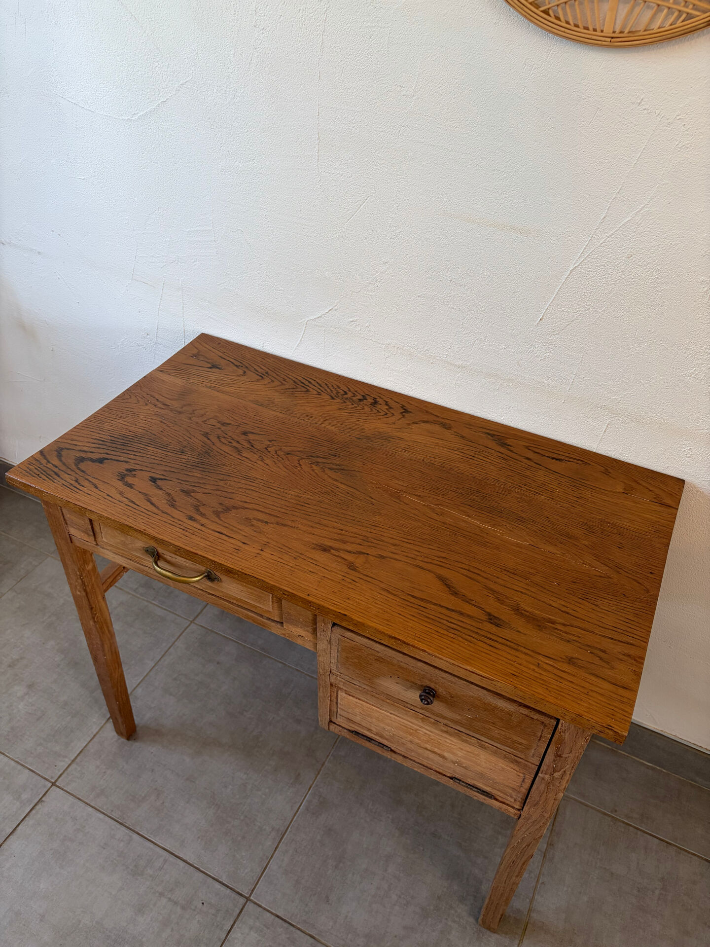 Charmant petit bureau vintage en chêne