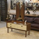 Wenge hairdresser from the 1990s