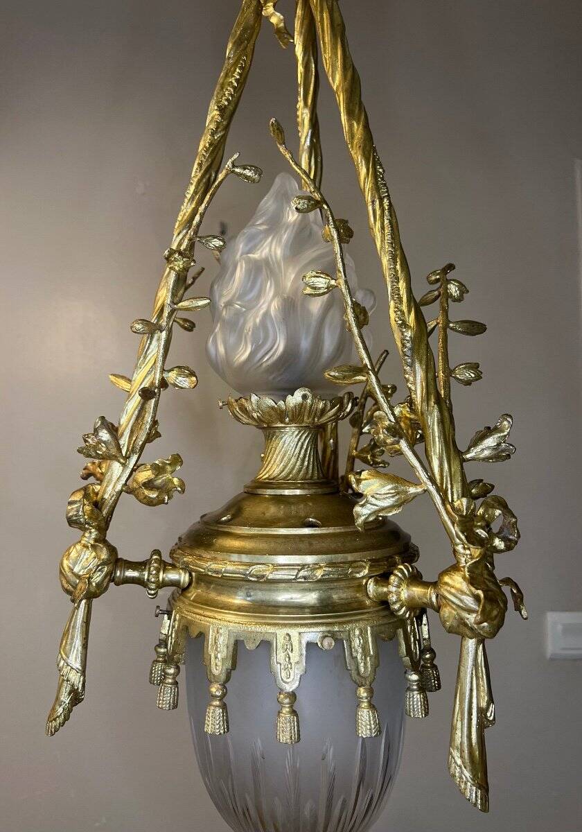 Empire Lantern