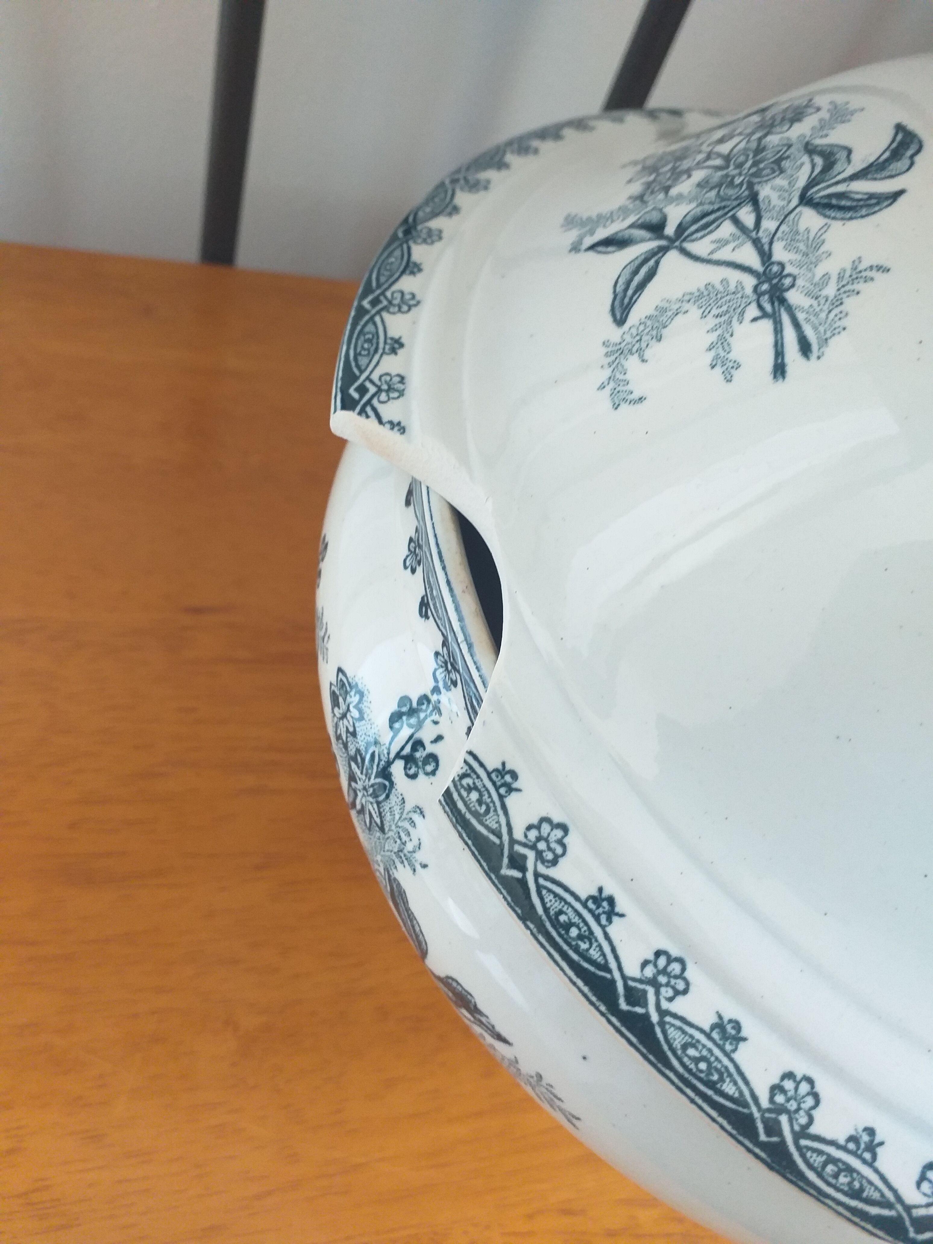 Tureen land iron land company Amandinian model Margot